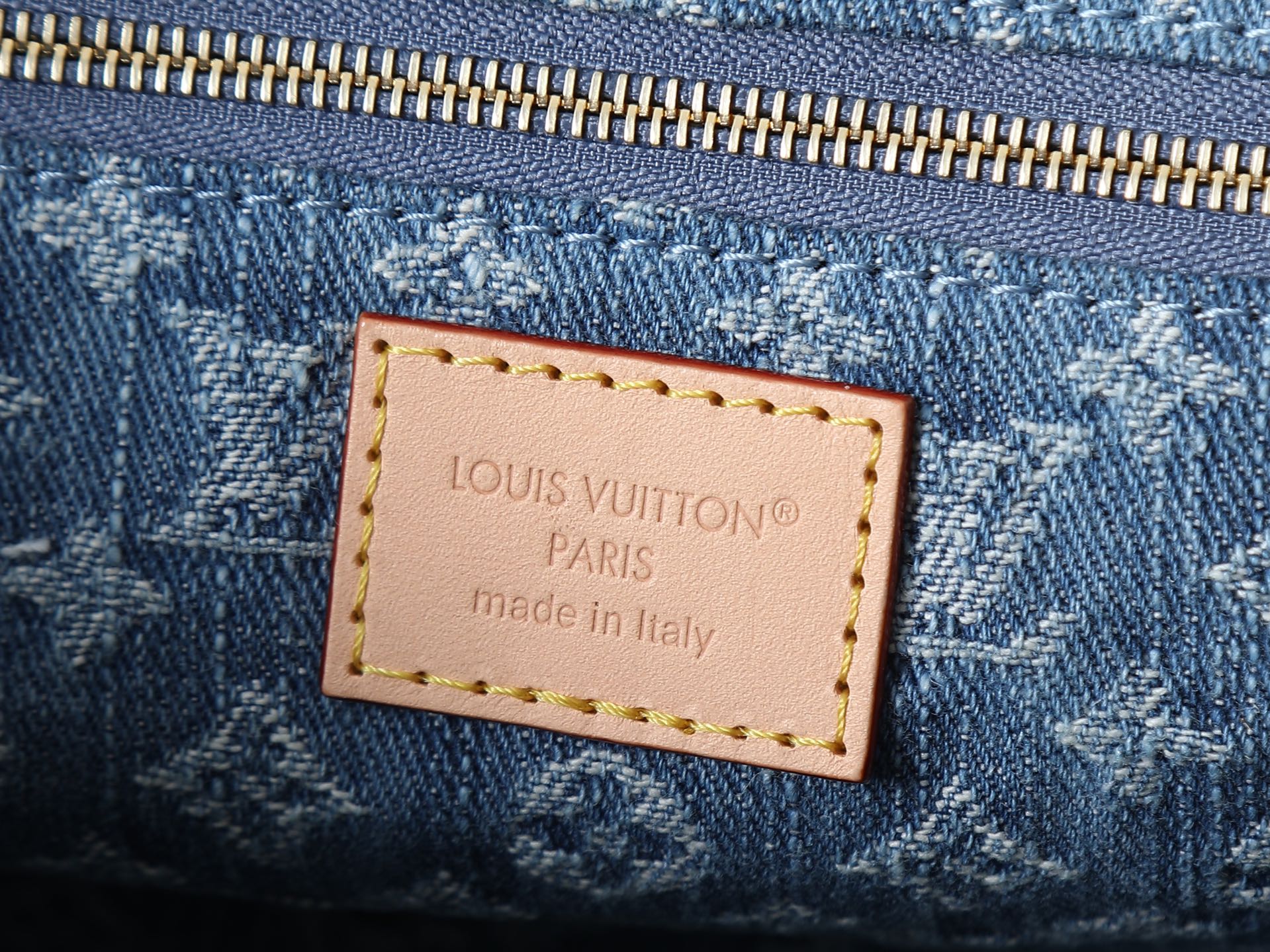 Louis Vuitton Carryall Cargo Small Handbag - Image 9