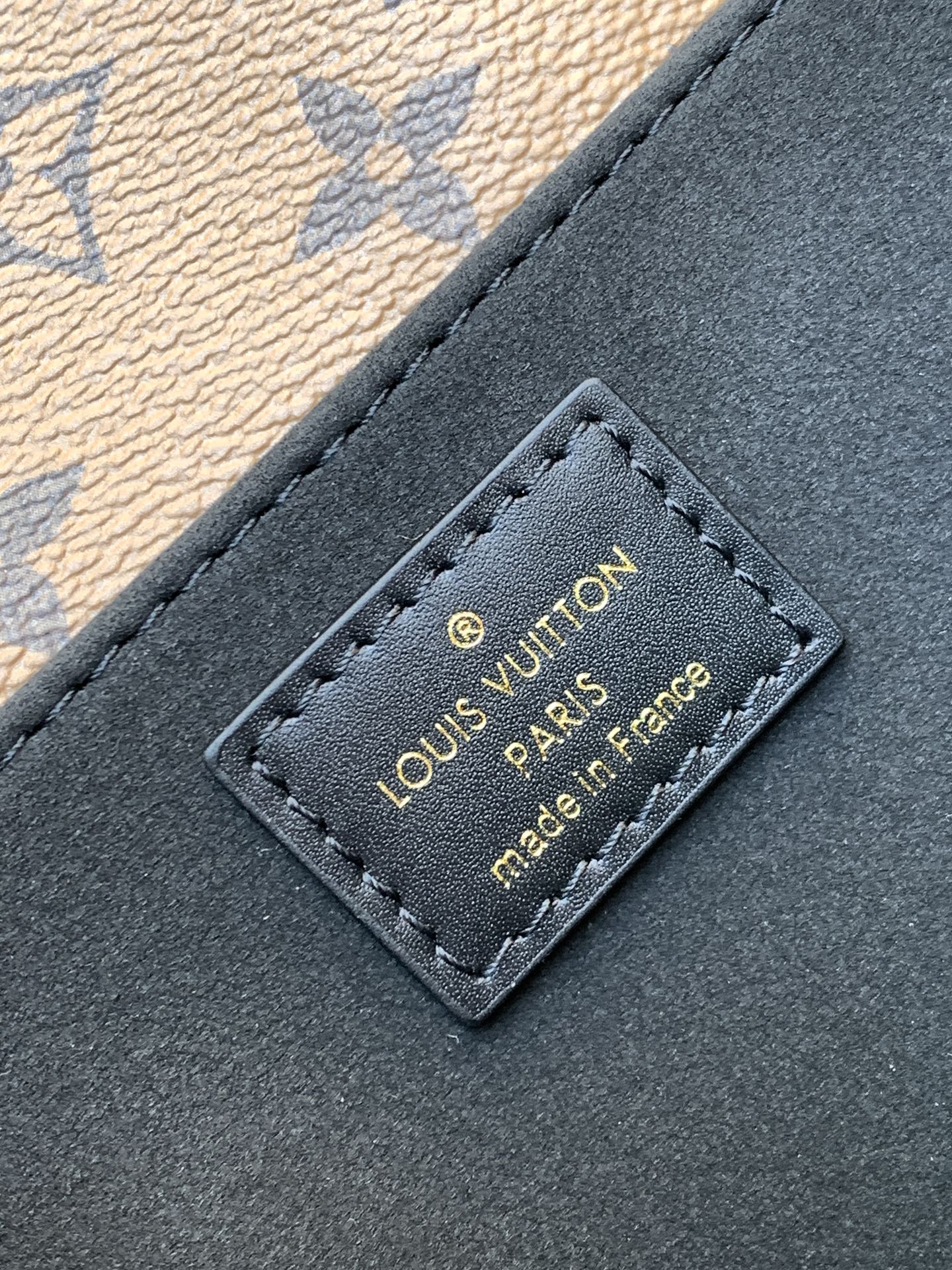 Louis Vuitton Pochette Metis East West Monogram Shoulder Bag - Image 9