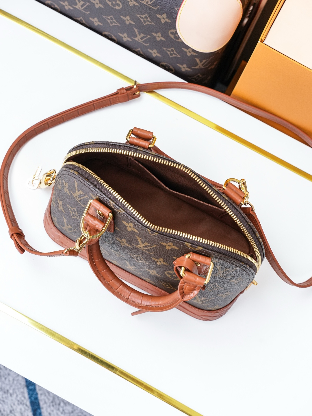 Louis Vuitton Alma BB Monogram Handbag - Image 9