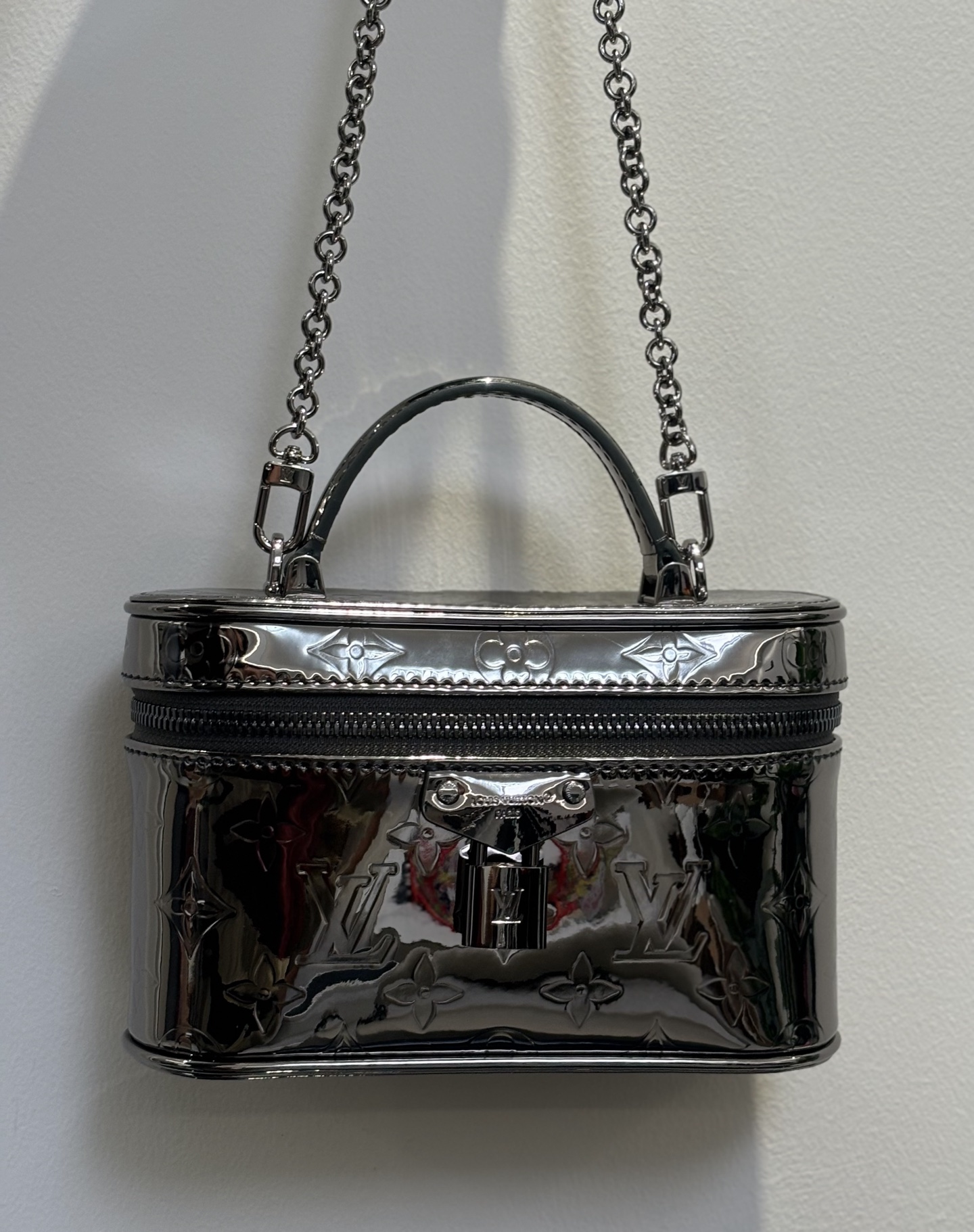 Louis Vuitton Vanity Chain Pouch Gunmetal - Image 9
