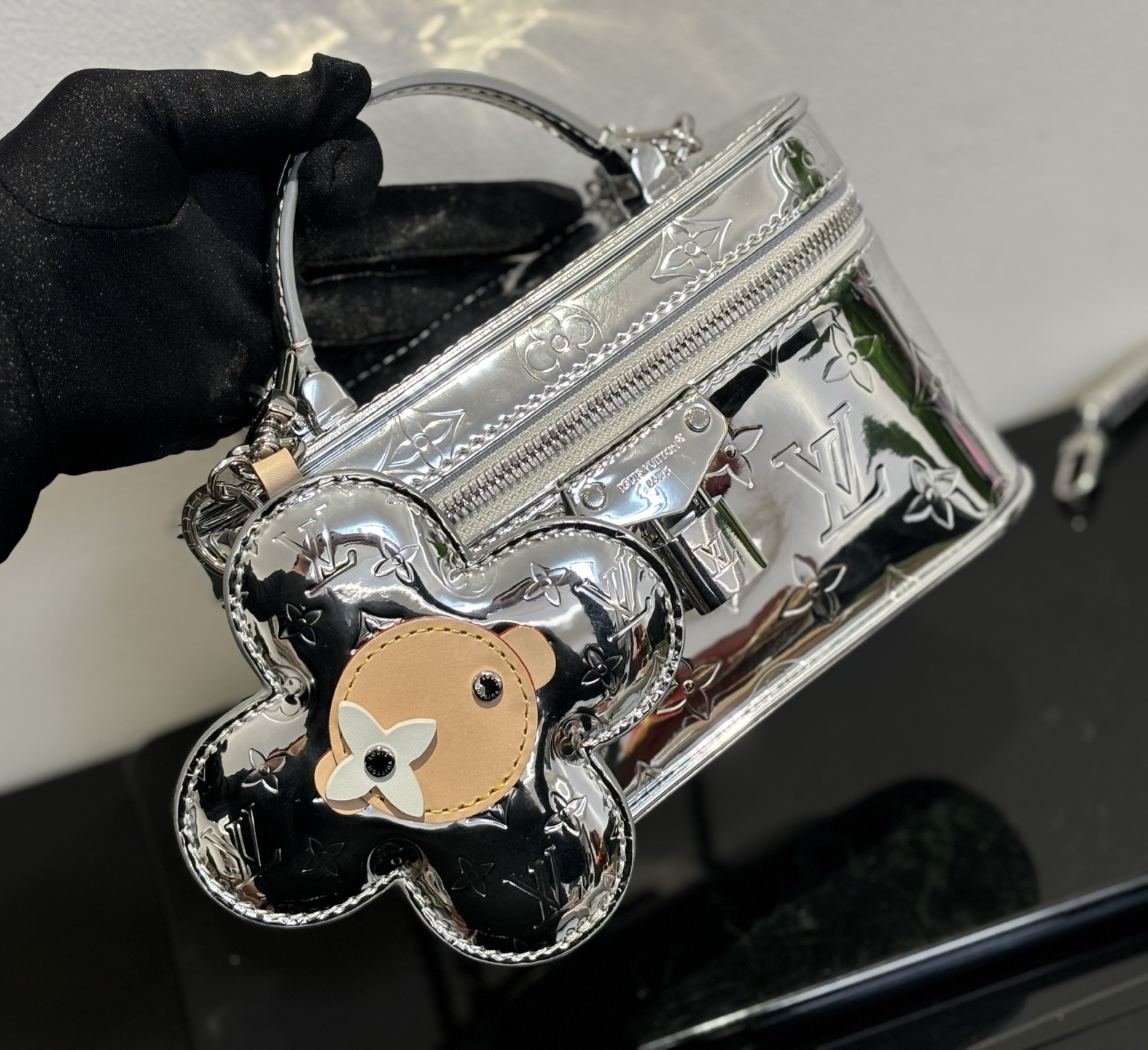 Louis Vuitton Vanity Chain Pouch Silver - Image 9