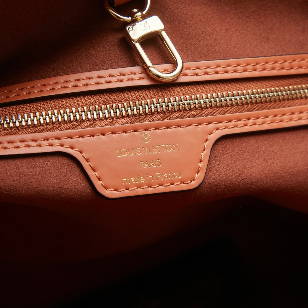 Louis Vuitton Neverfull MM Epi Leather Tote Bag Black - Image 9