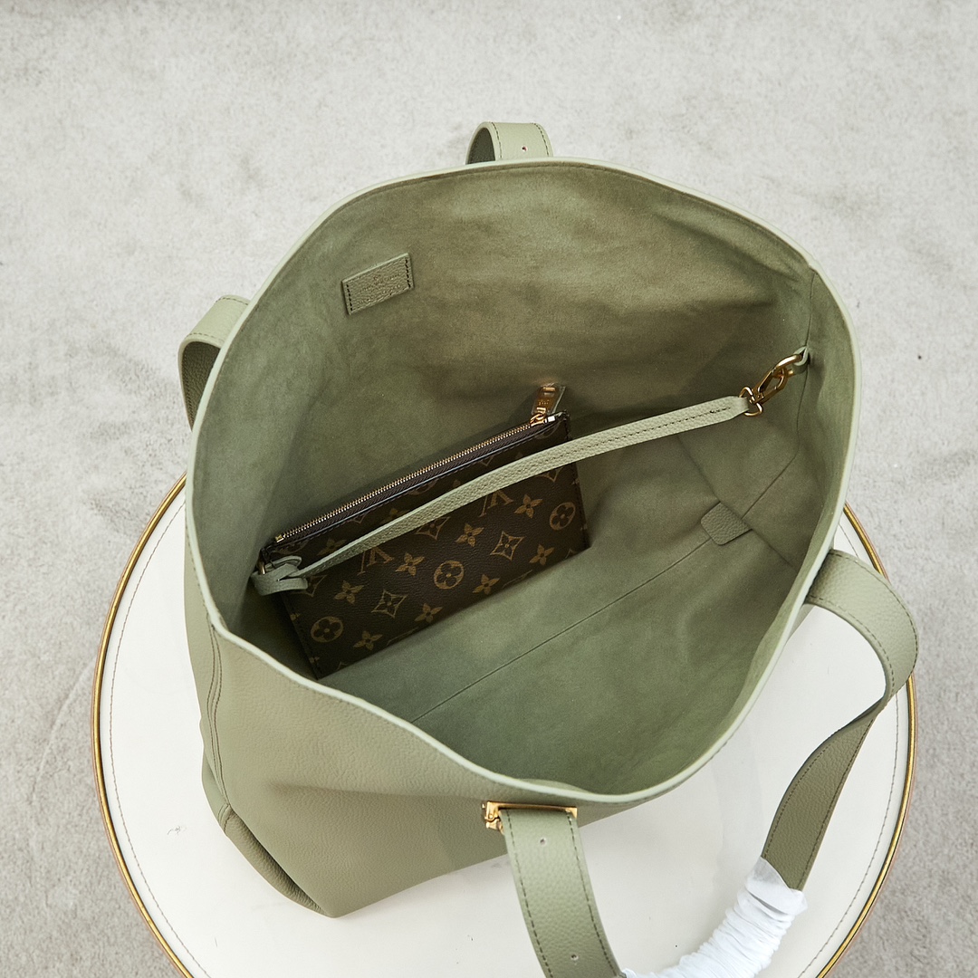 Low Key Cabas YS Medium Tote Bag - Image 9