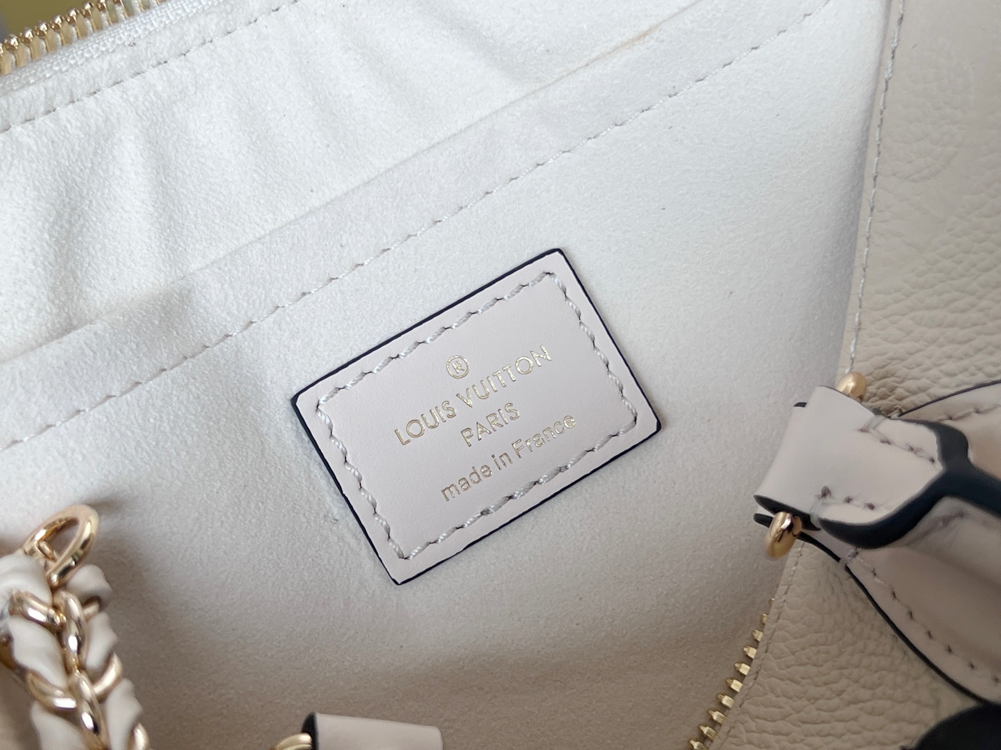 Louis Vuitton OnTheGo East West Tote Bag - Image 9
