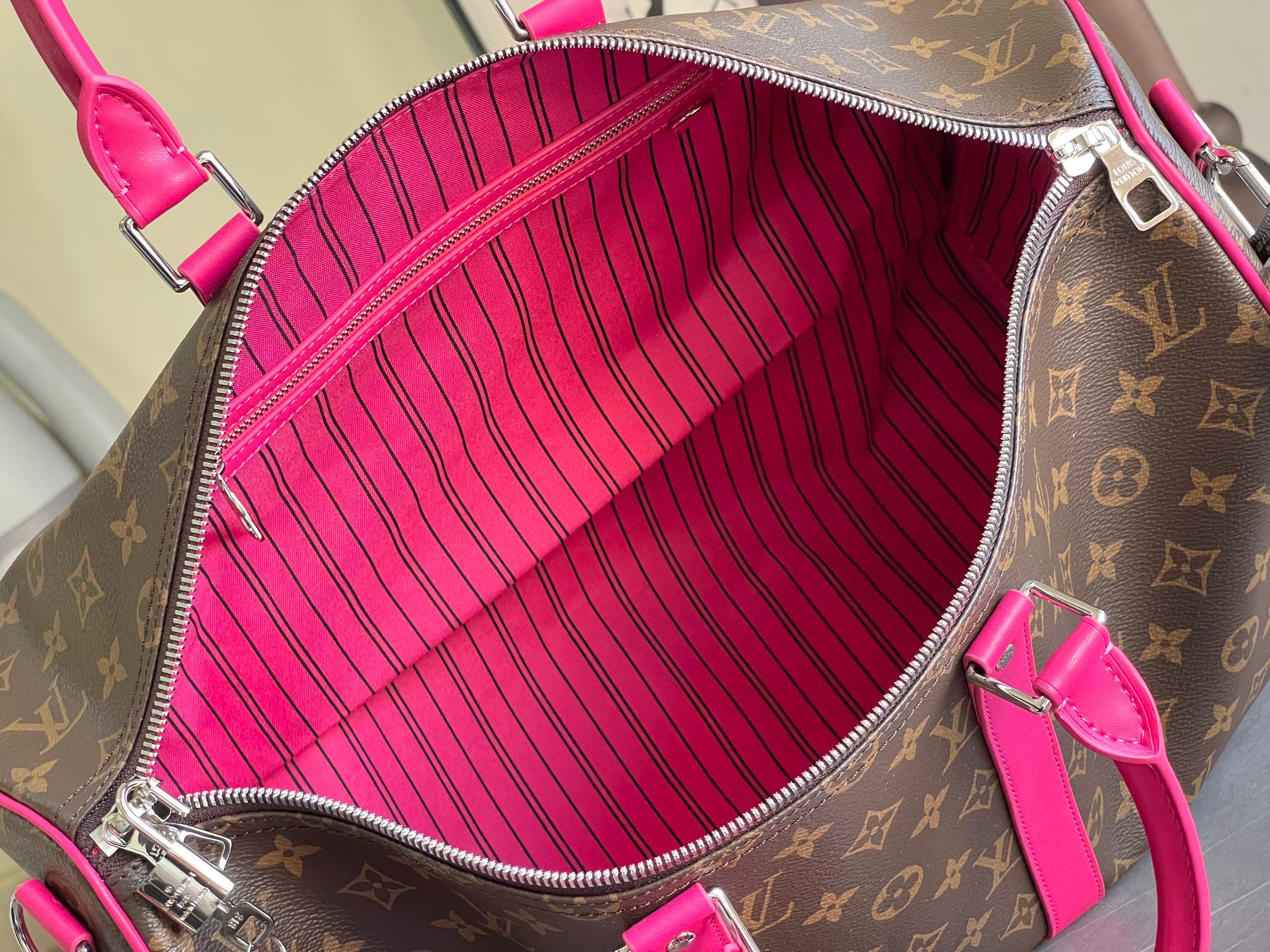 Louis Vuitton Keepall Bandouliere 45 Travel Bag - Image 9