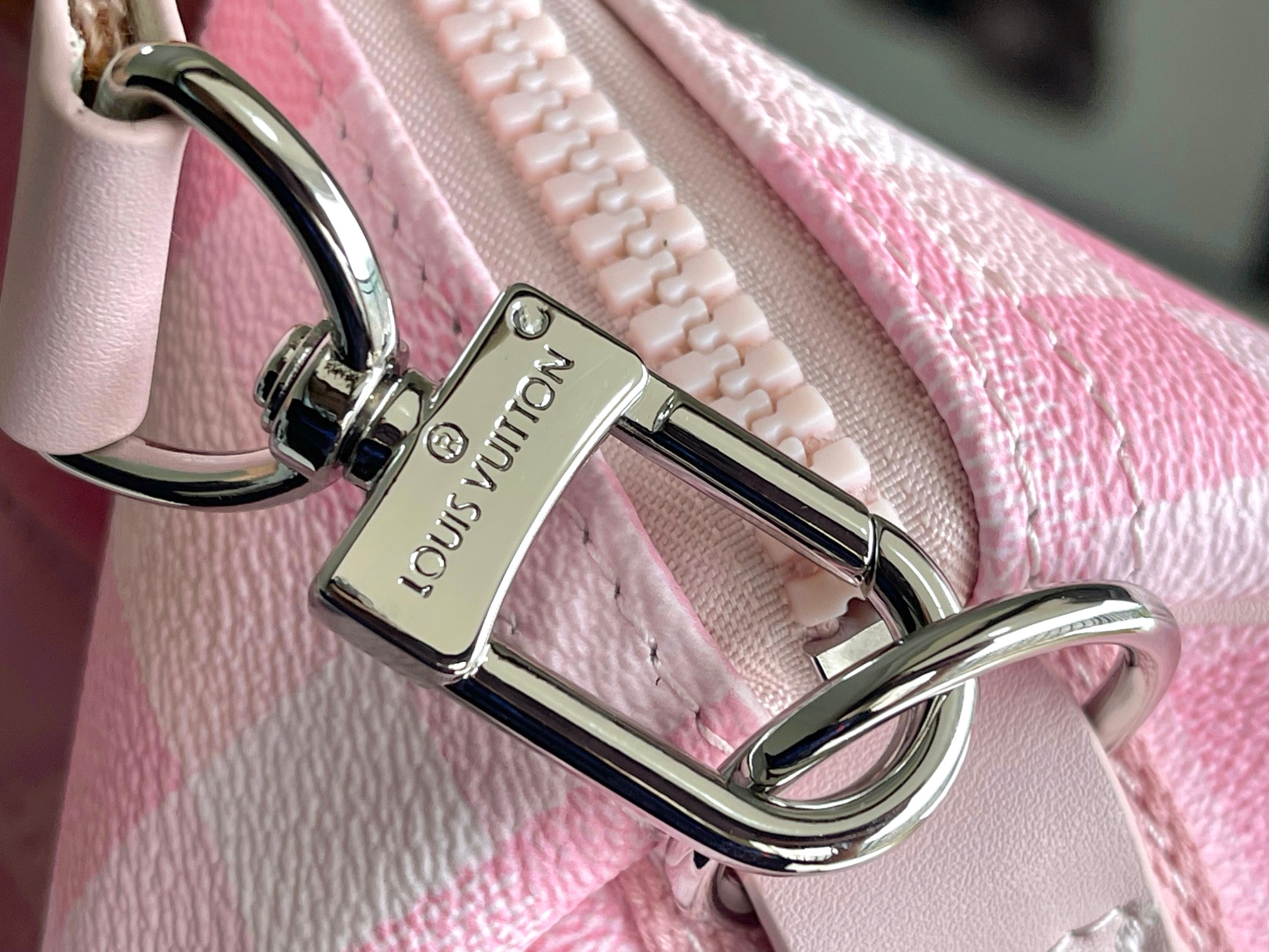 Louis Vuitton Basketball Keepall 55 Travel Bag - Image 9