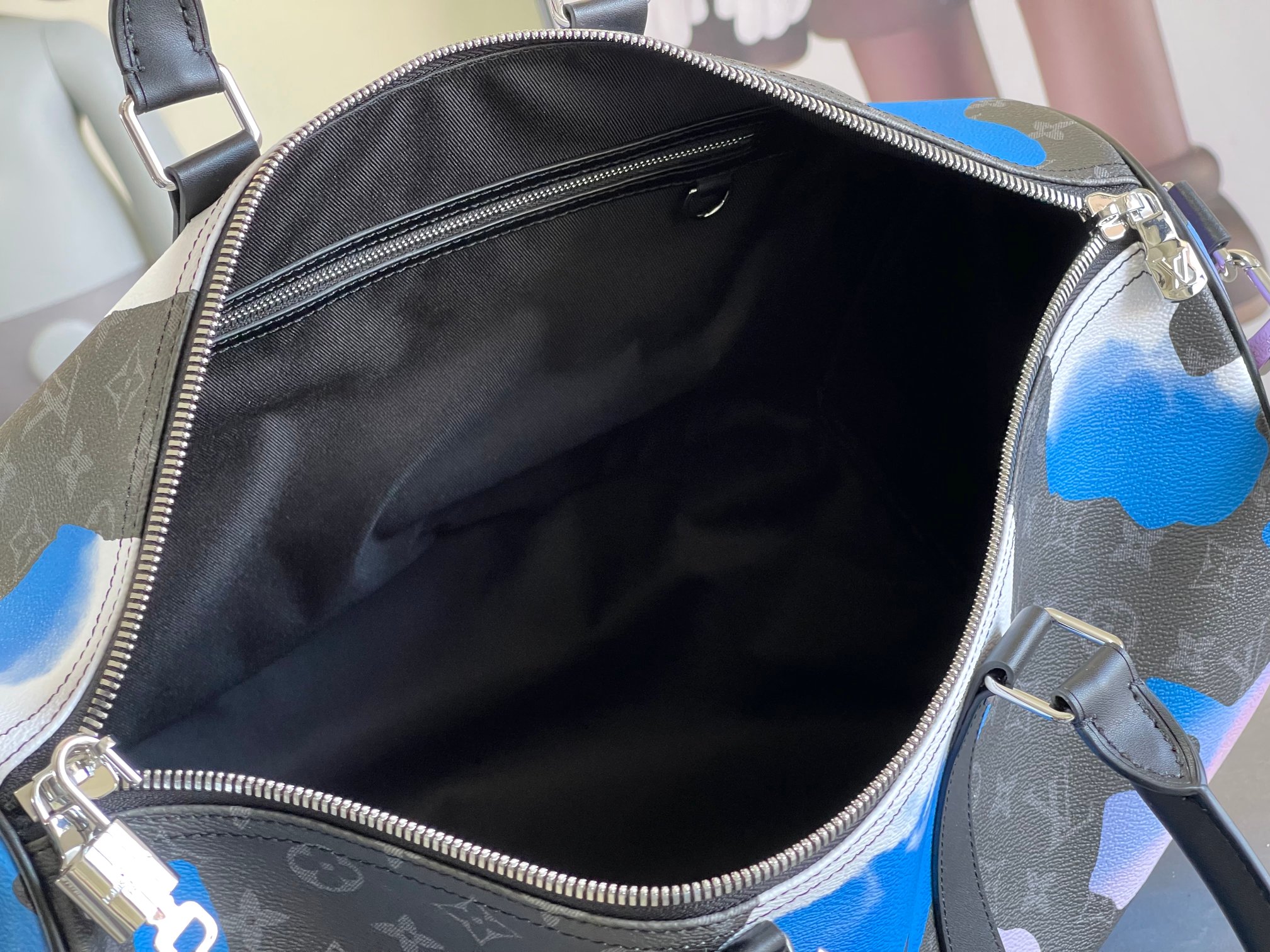 Louis Vuitton Keepall 45 Travel Bag - Image 9