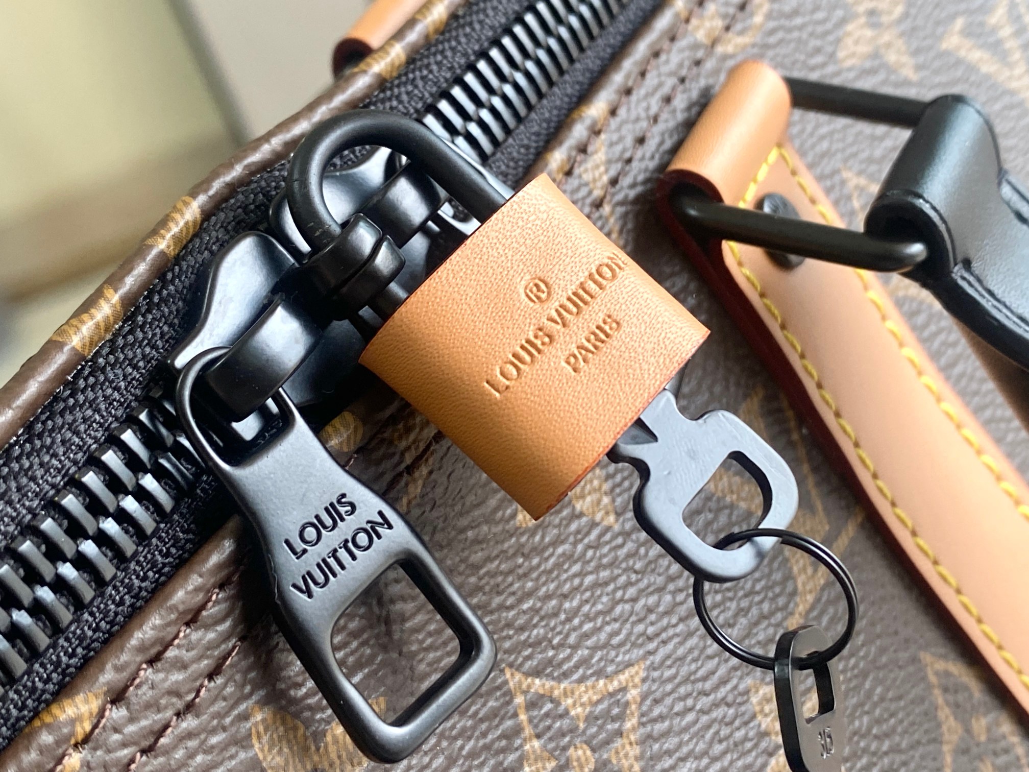 Louis Vuitton Keepall 45 Travel Bag with Shoulder Strap - Image 9
