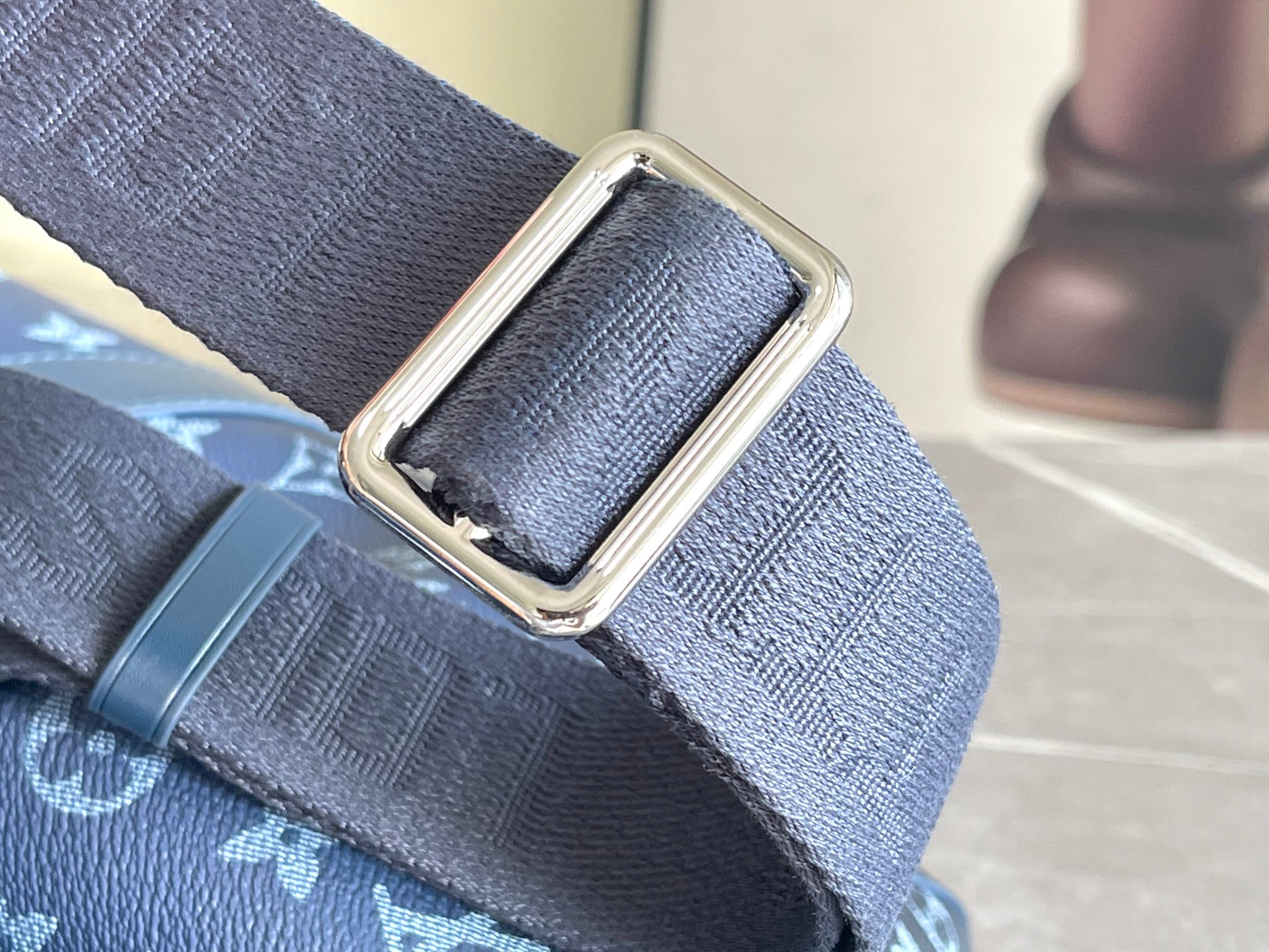 Louis Vuitton Keepall 55 Monogram Gradient Blue Travel Bag - Image 9