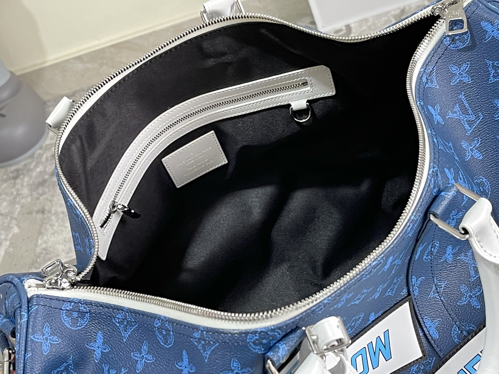 Keepall Bandouliere 50 Travel Bag - Image 9