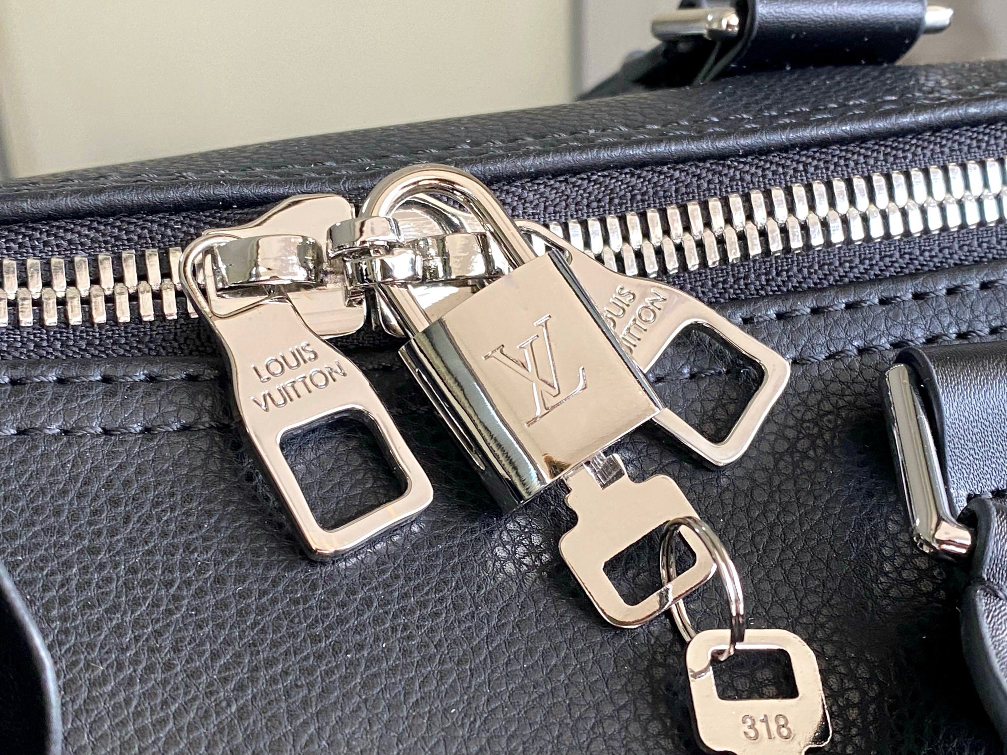 Louis Vuitton Keepall Bandouliere 50 Travel Bag - Image 9