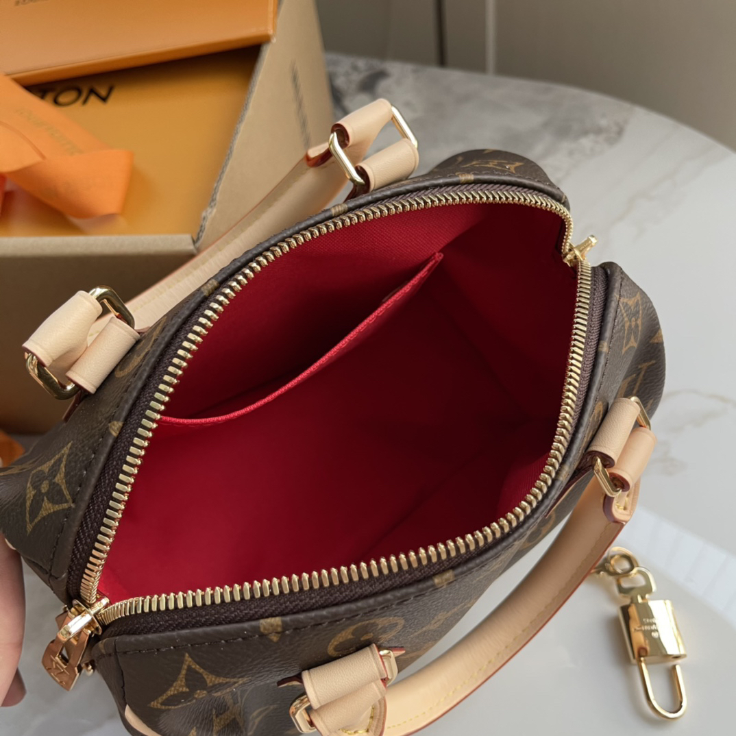 Louis Vuitton Speedy Bandouliere 20 Leather Shoulder Bag - Image 9