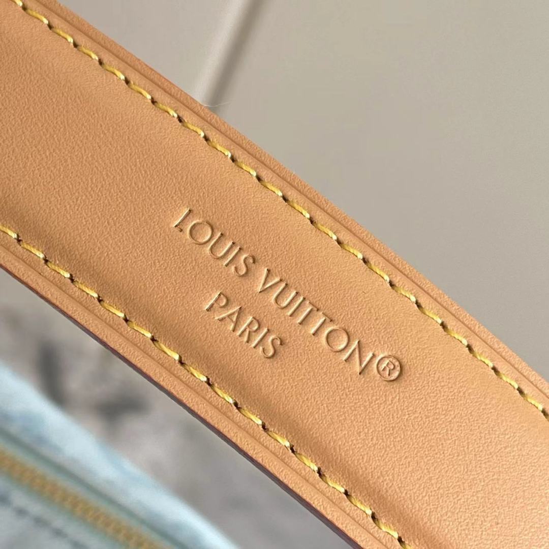 Louis Vuitton Side Trunk Medium Handbag - Image 9