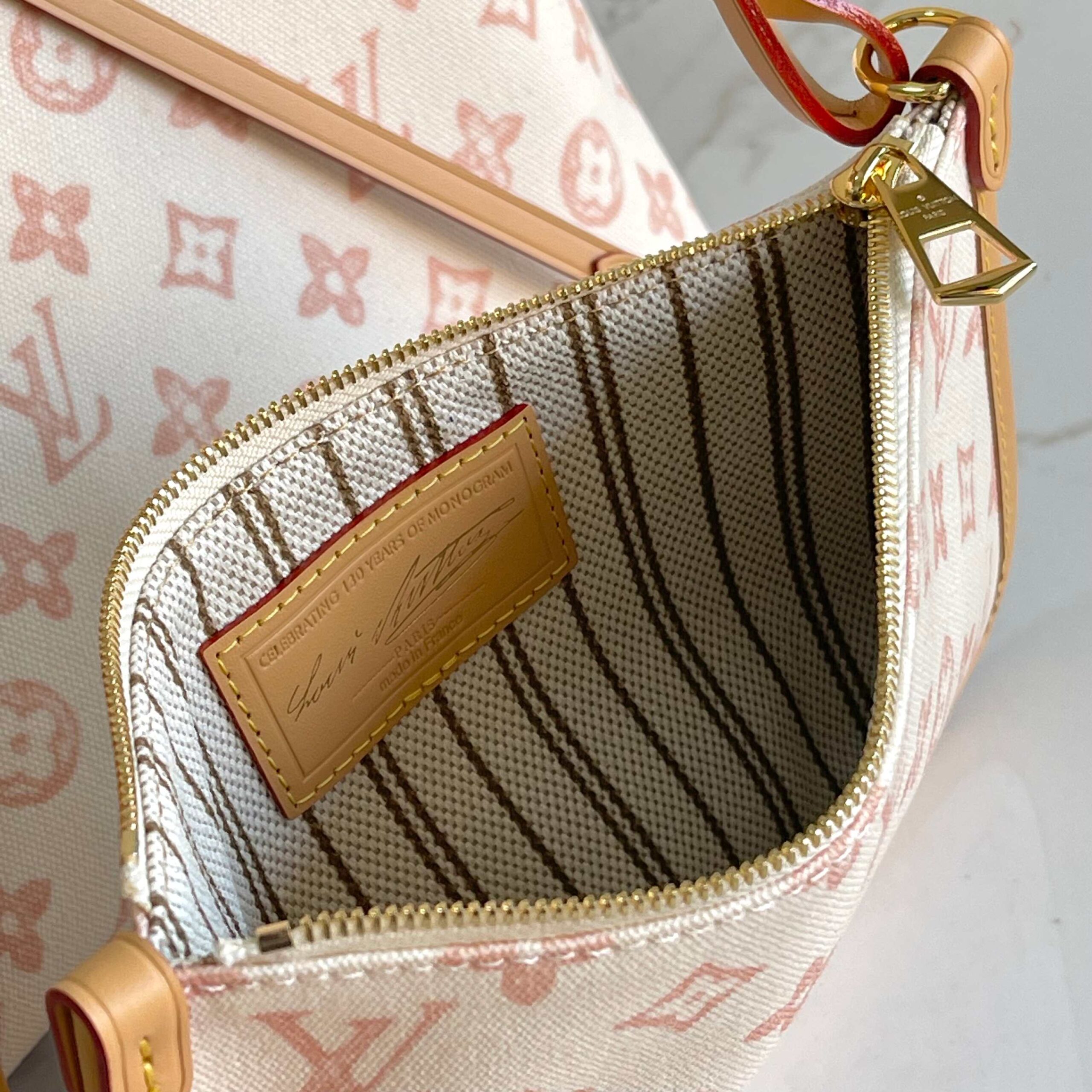 Louis Vuitton Carryall Medium Tote Bag - Image 9