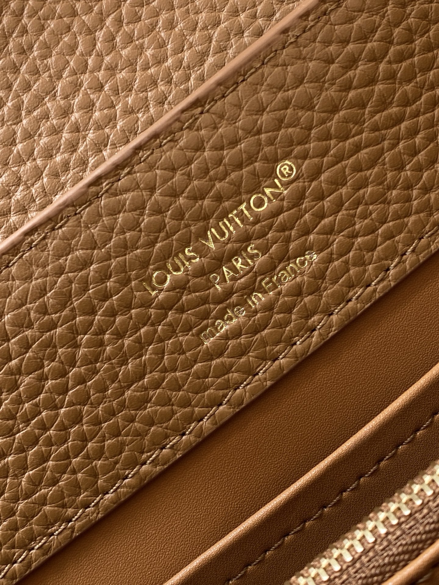 Louis Vuitton Capucines East West Mini Handbag - Image 9