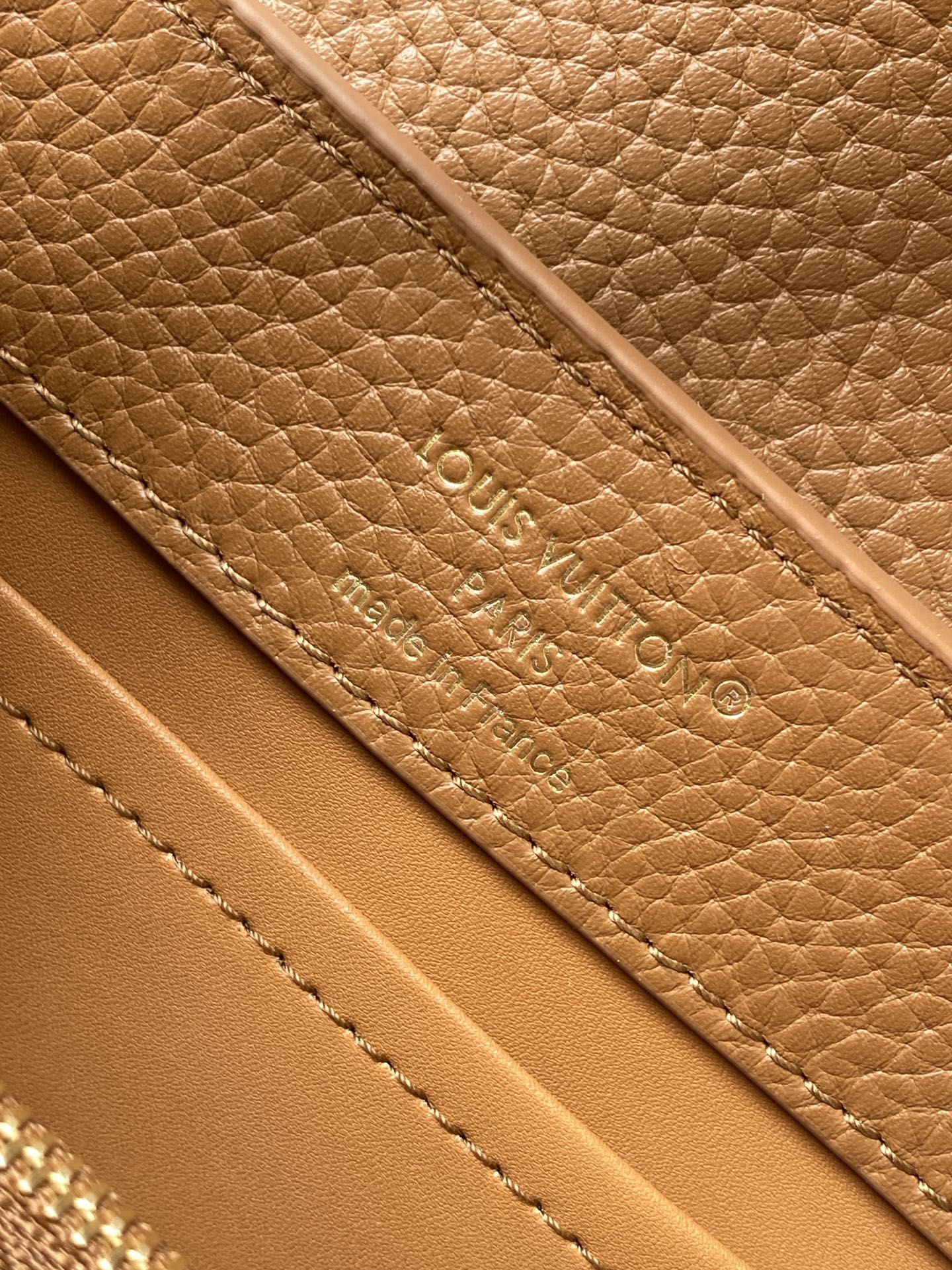 Louis Vuitton Capucines East West Mini Handbag - Image 9