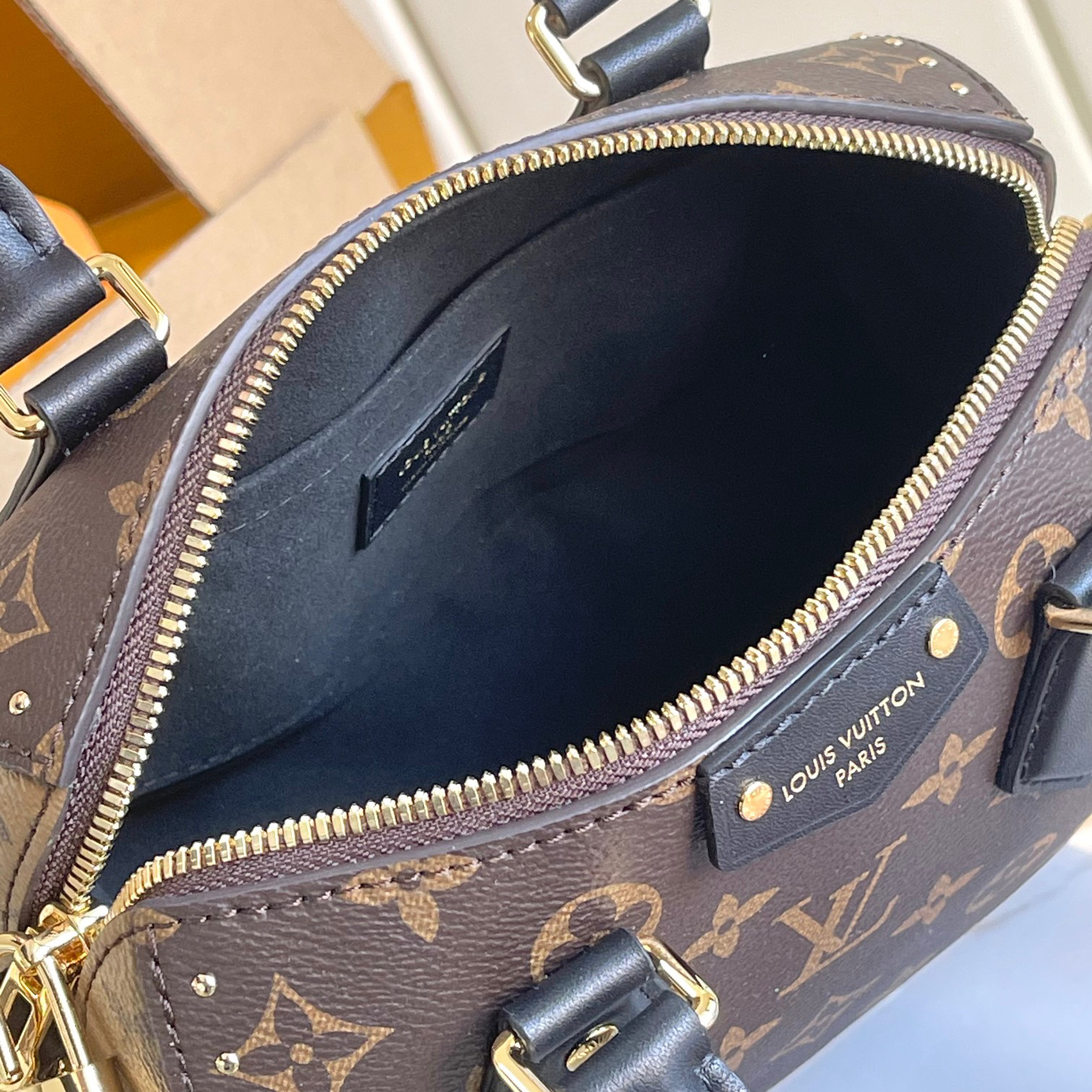 Louis Vuitton Speedy Trunk Handbag - Image 9