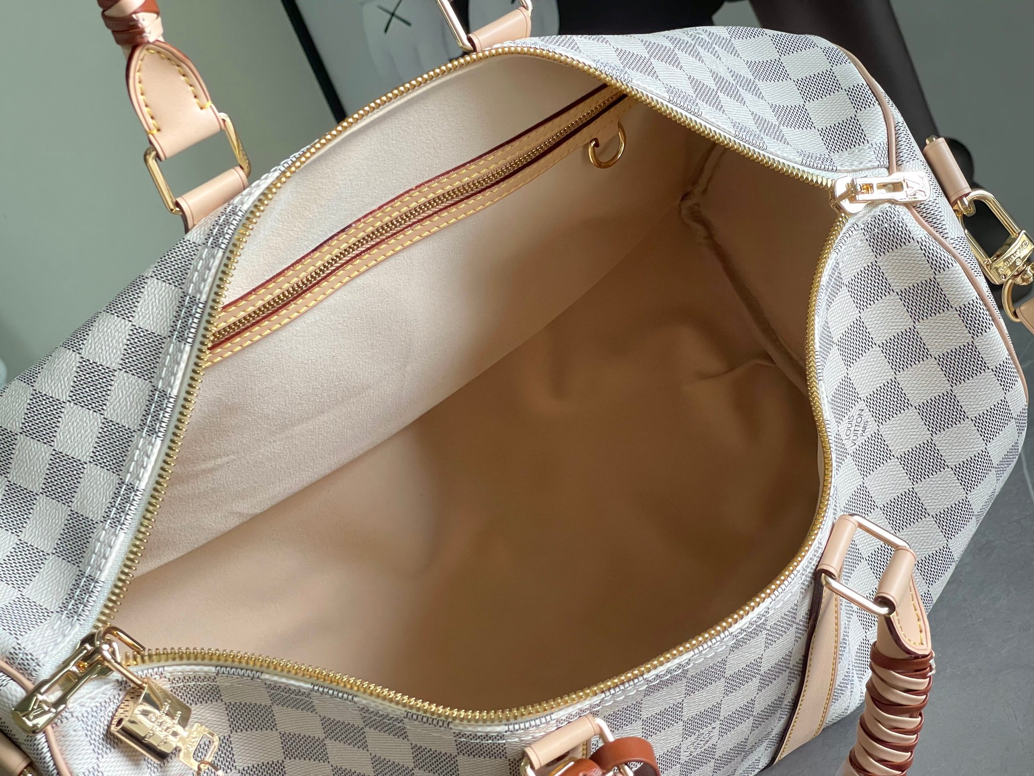 Louis Vuitton Keepall Bandoulière 45 Travel Bag - Image 9