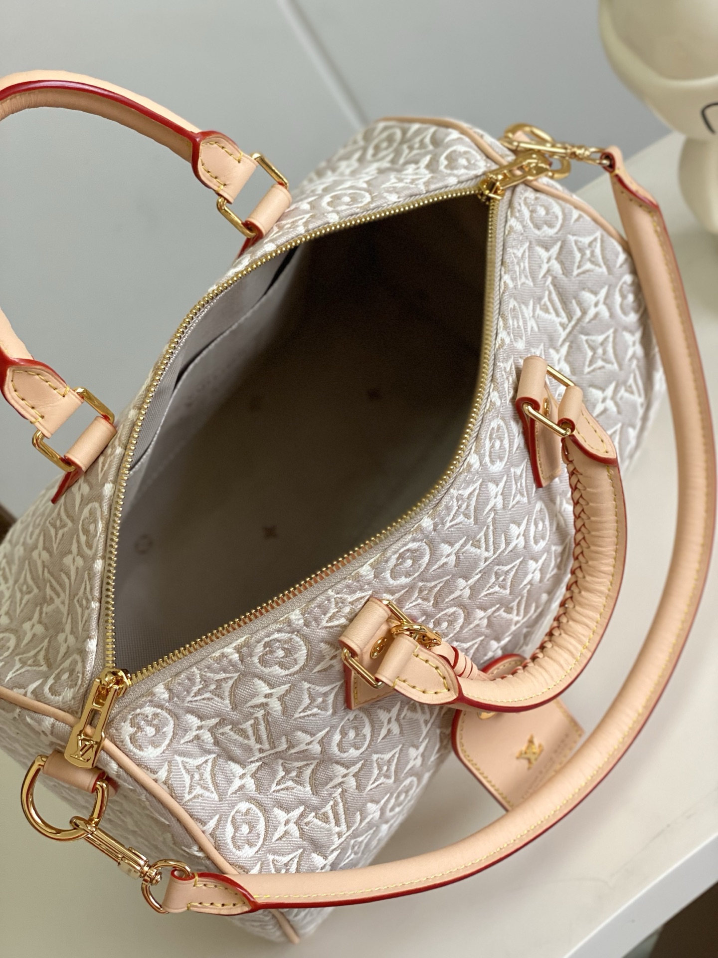 Louis Vuitton Speedy Soft 30 Handbag - Image 9