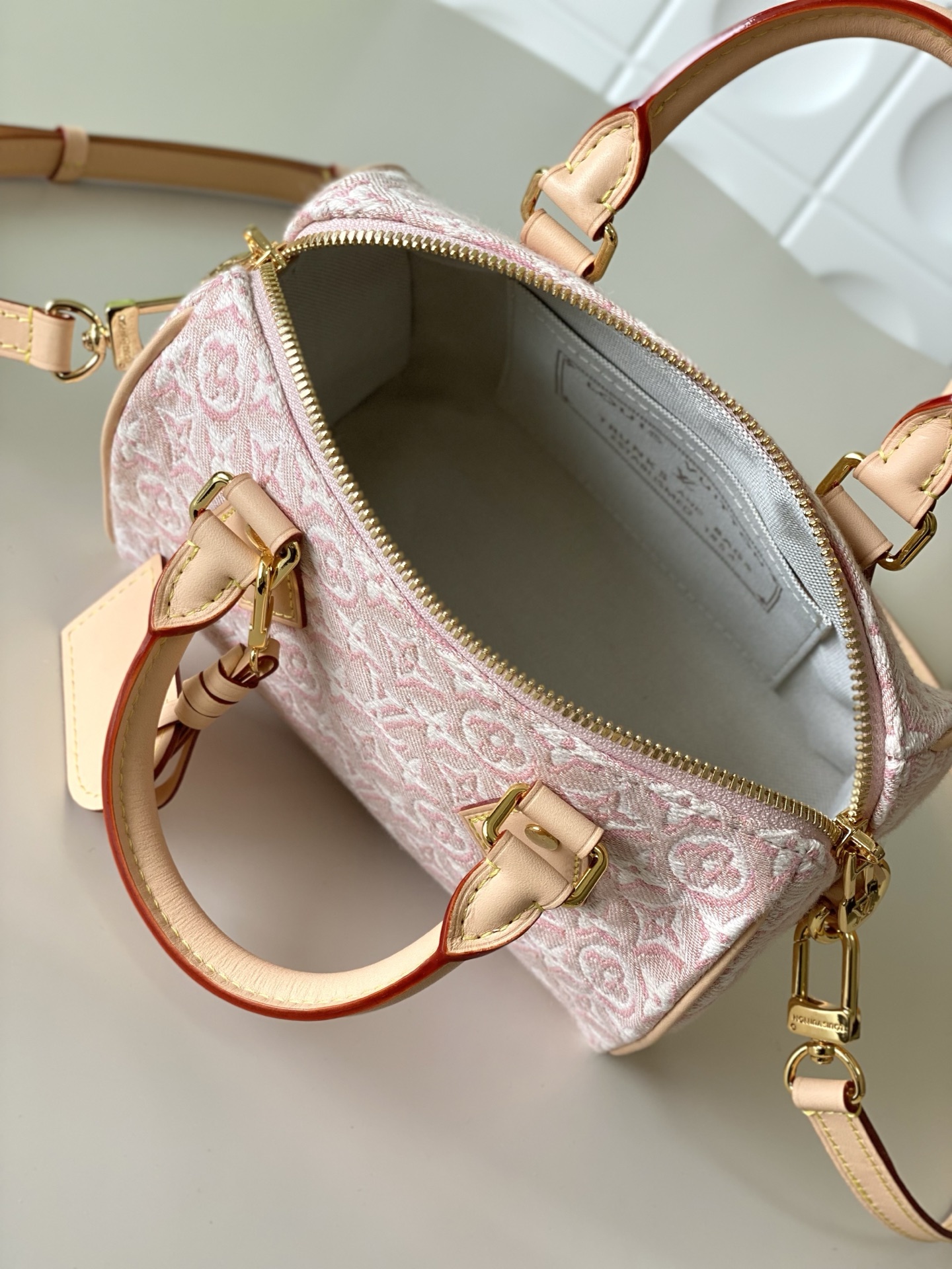 Louis Vuitton Speedy Bandouliere 20 Handbag - Image 9