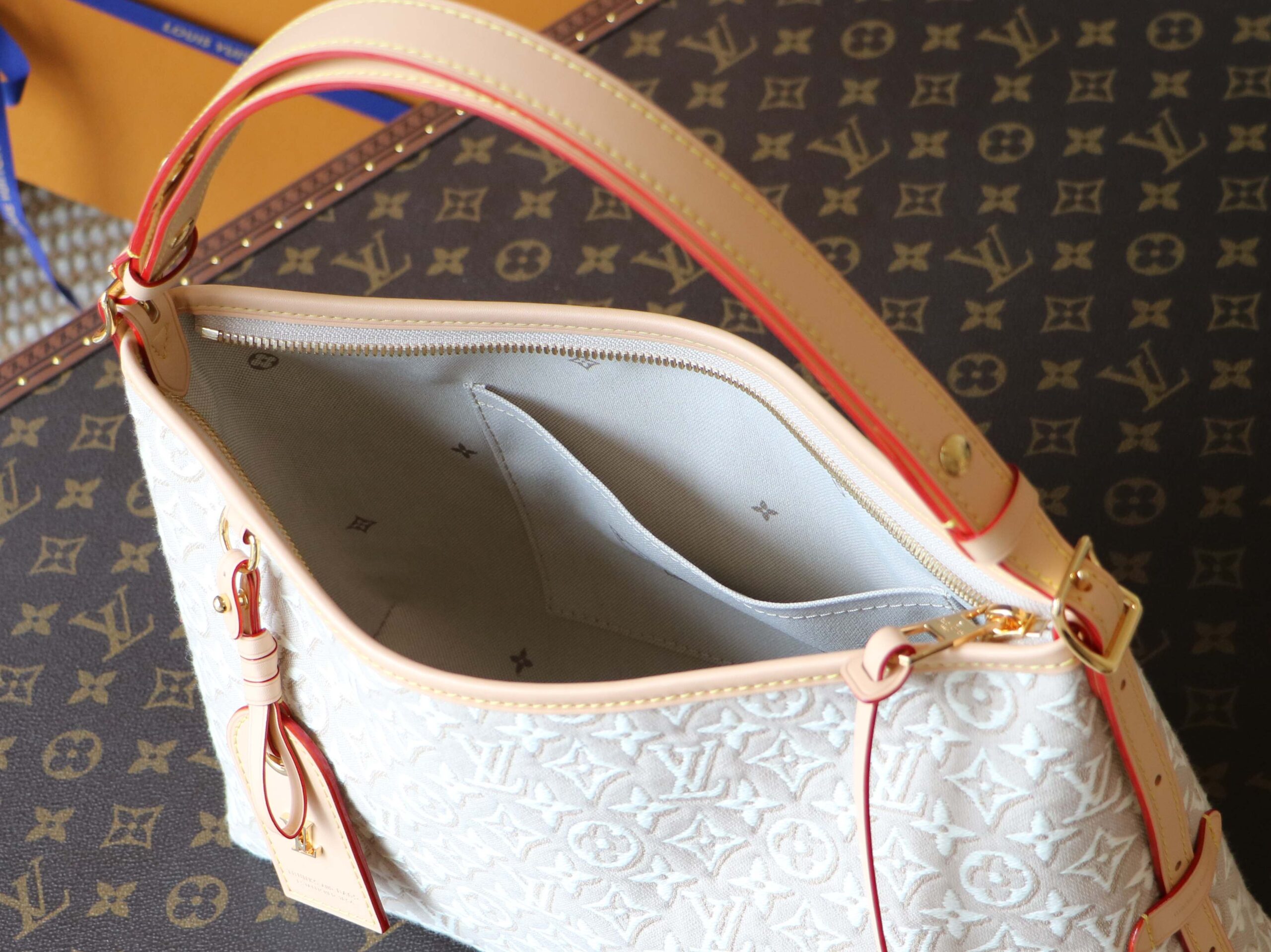 Louis Vuitton CarryAll EastWest Monogram Canvas Handbag M2A136 - Image 9