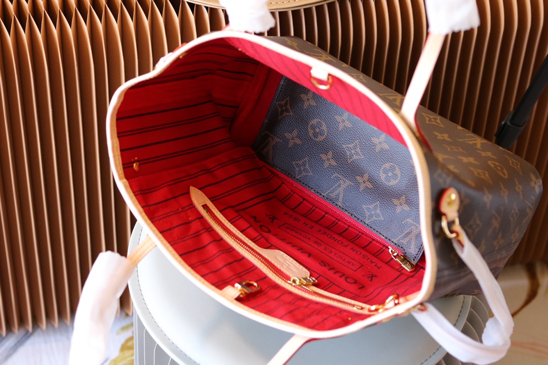 Louis Vuitton Neverfull Small Tote Bag in Damier Azur Canvas - Image 9