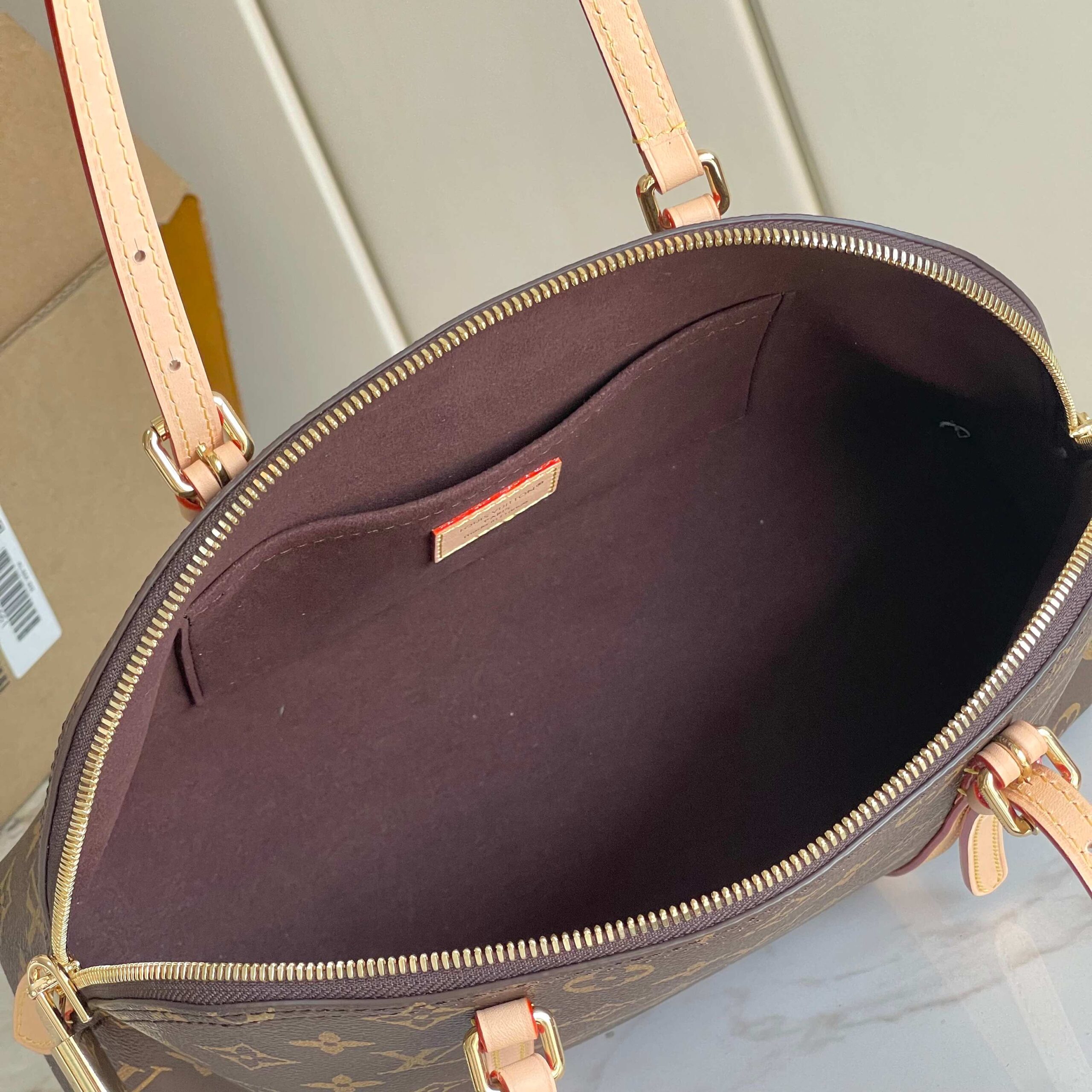 Louis Vuitton Squire Monogram Handbag M28951 - Image 9