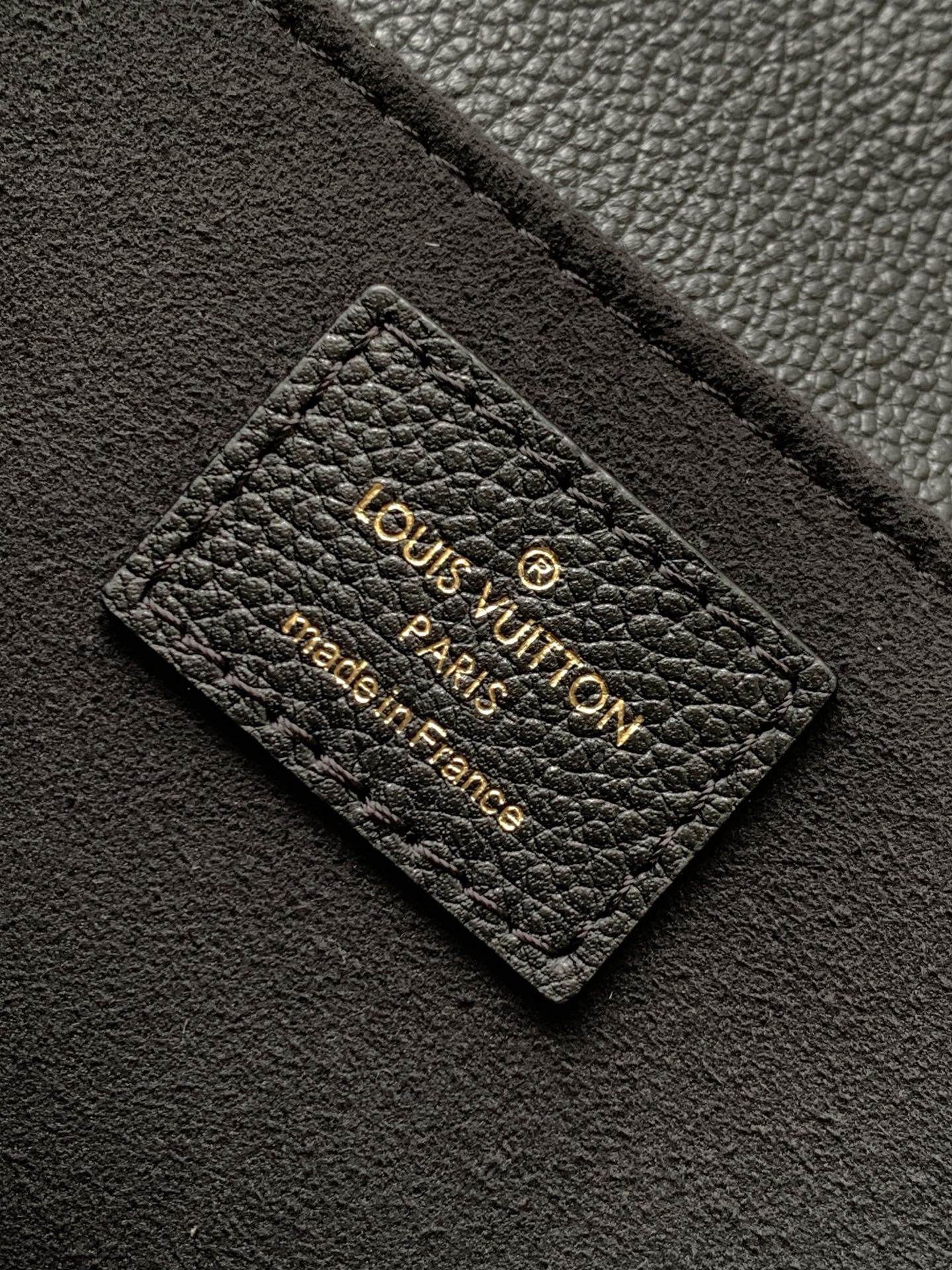 Louis Vuitton Pochette Métis East West Shoulder Bag - Image 9