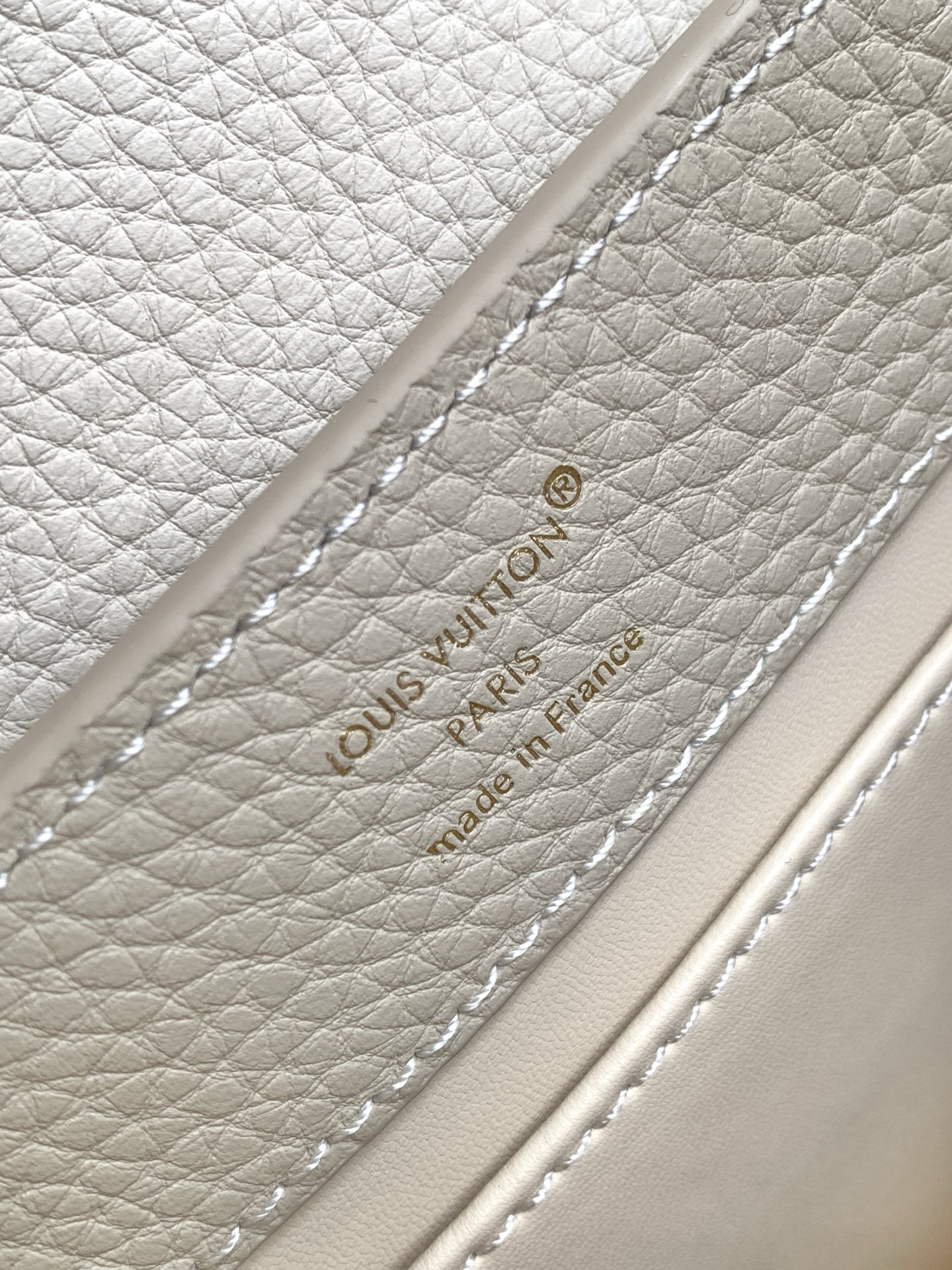 Louis Vuitton Capucines Mini Handbag in Off-White - Image 9