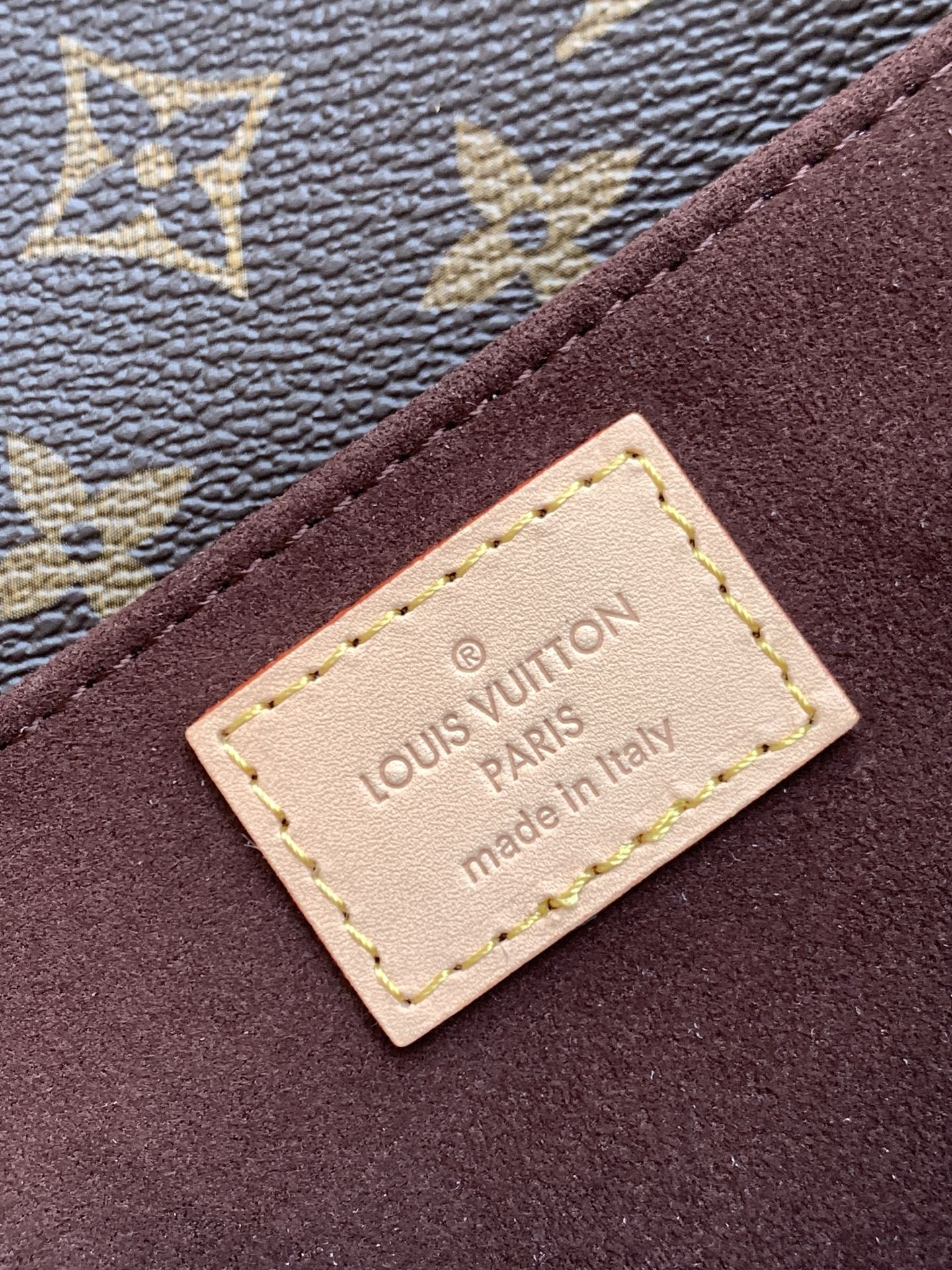 Louis Vuitton Pochette Métis East West Shoulder Bag in Monogram Canvas - Image 9