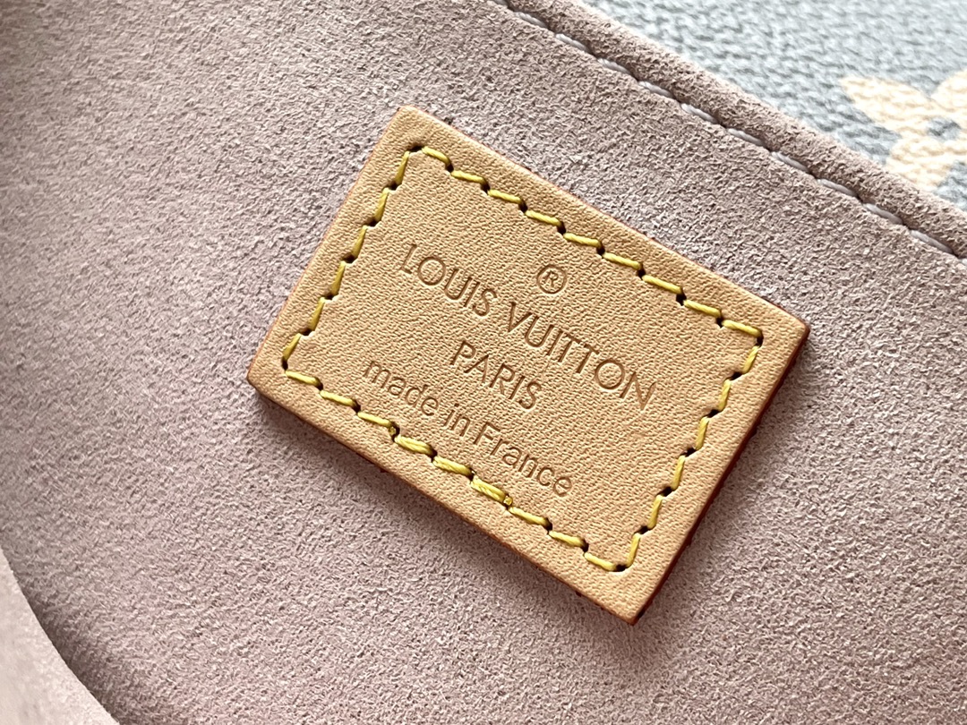 Louis Vuitton Pochette Métis East West M12429 Shoulder Bag - Image 9