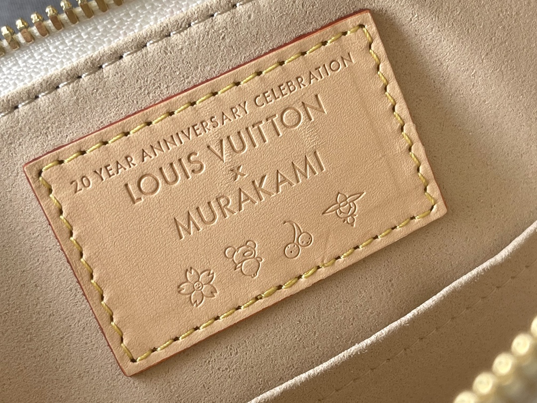Louis Vuitton Alma BB M13078 Handbag in White - Image 9