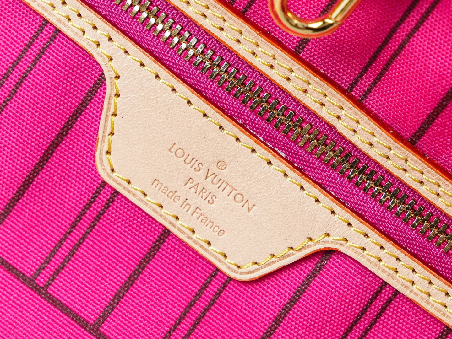 Louis Vuitton Neverfull GM Monogram Tote Bag - Image 9