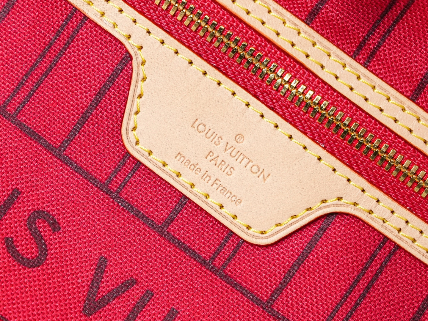 Louis Vuitton Neverfull Small Tote Bag - Image 9