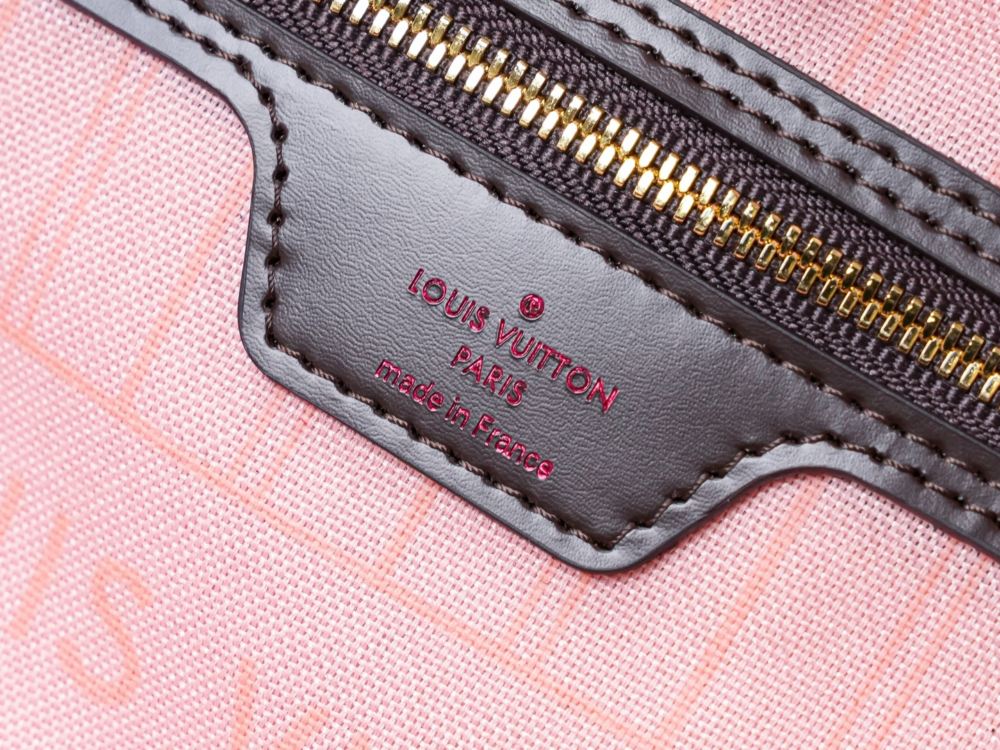 Neverfull Small Tote Bag in Damier Ebene Canvas - Image 9
