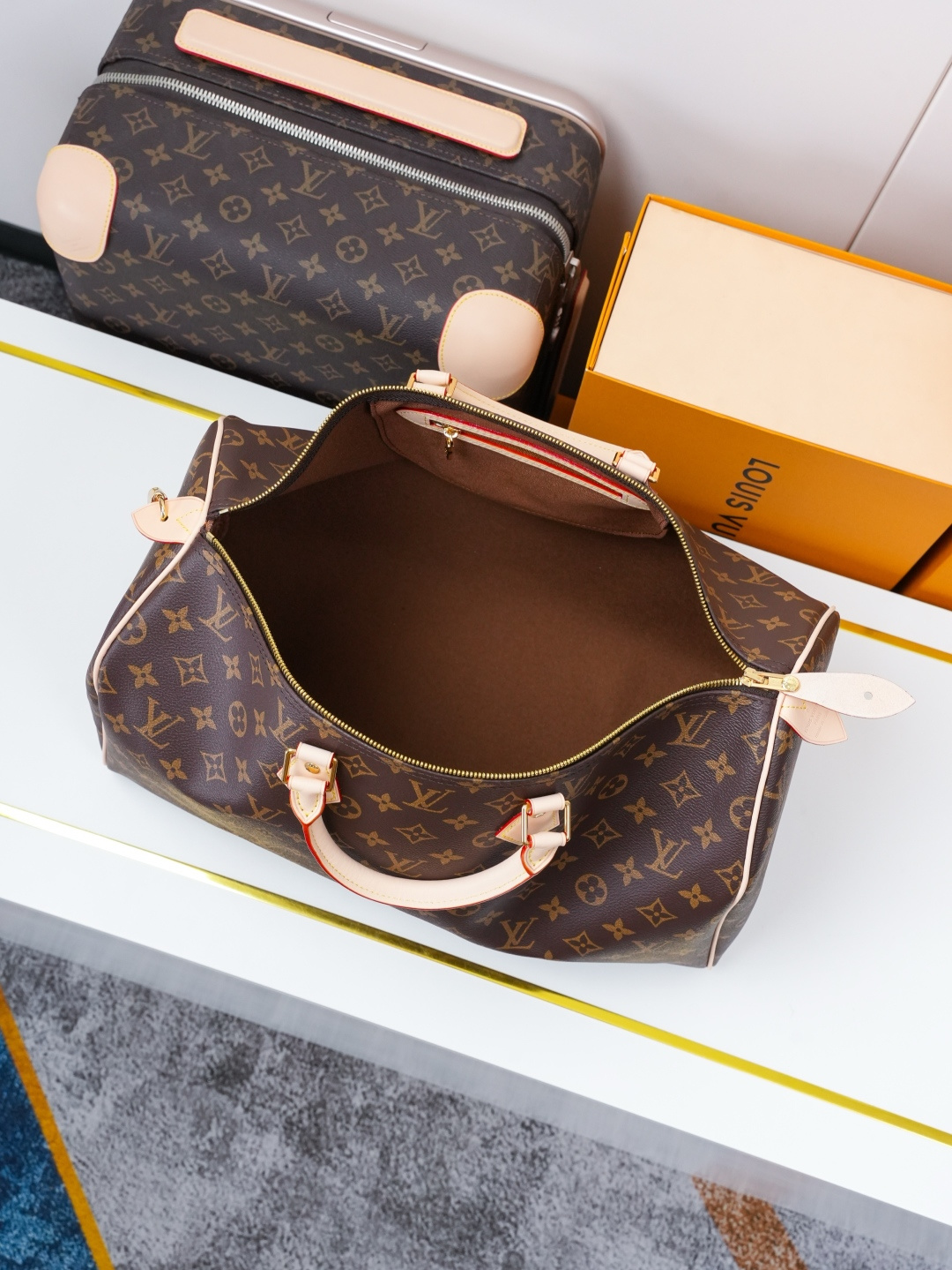 Louis Vuitton Speedy Bandouliere 40 Monogram Handbag - Image 9