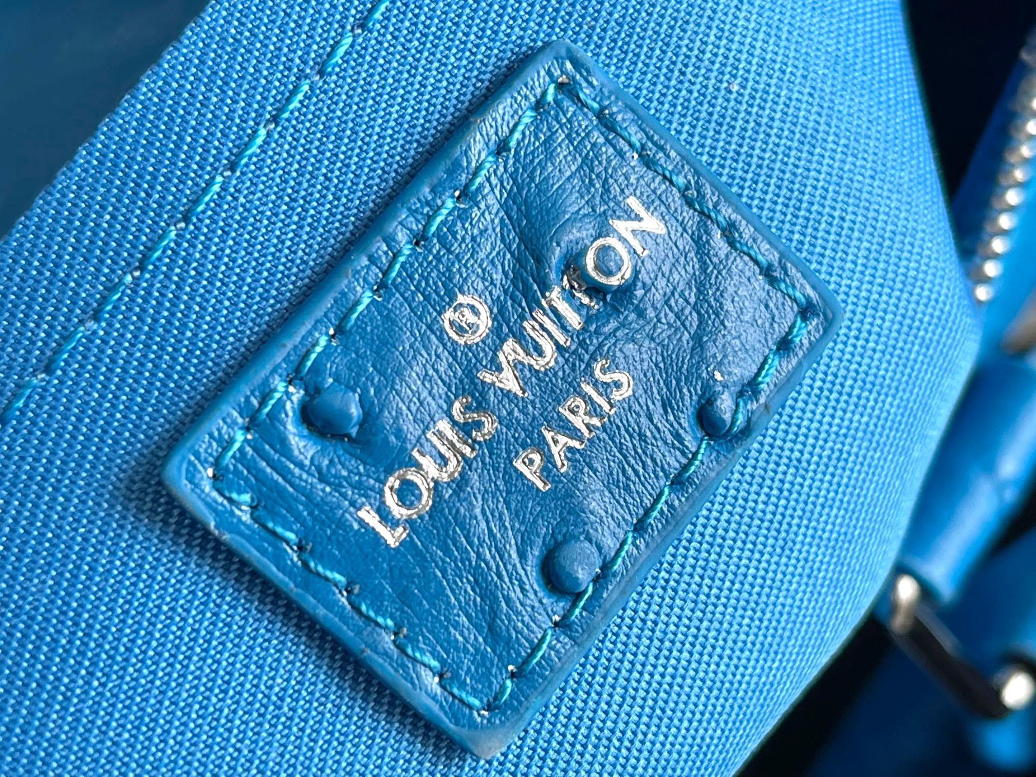 Louis Vuitton Keepall 25 Travel Bag in Monogram Eclipse Reverse Canvas - Image 9