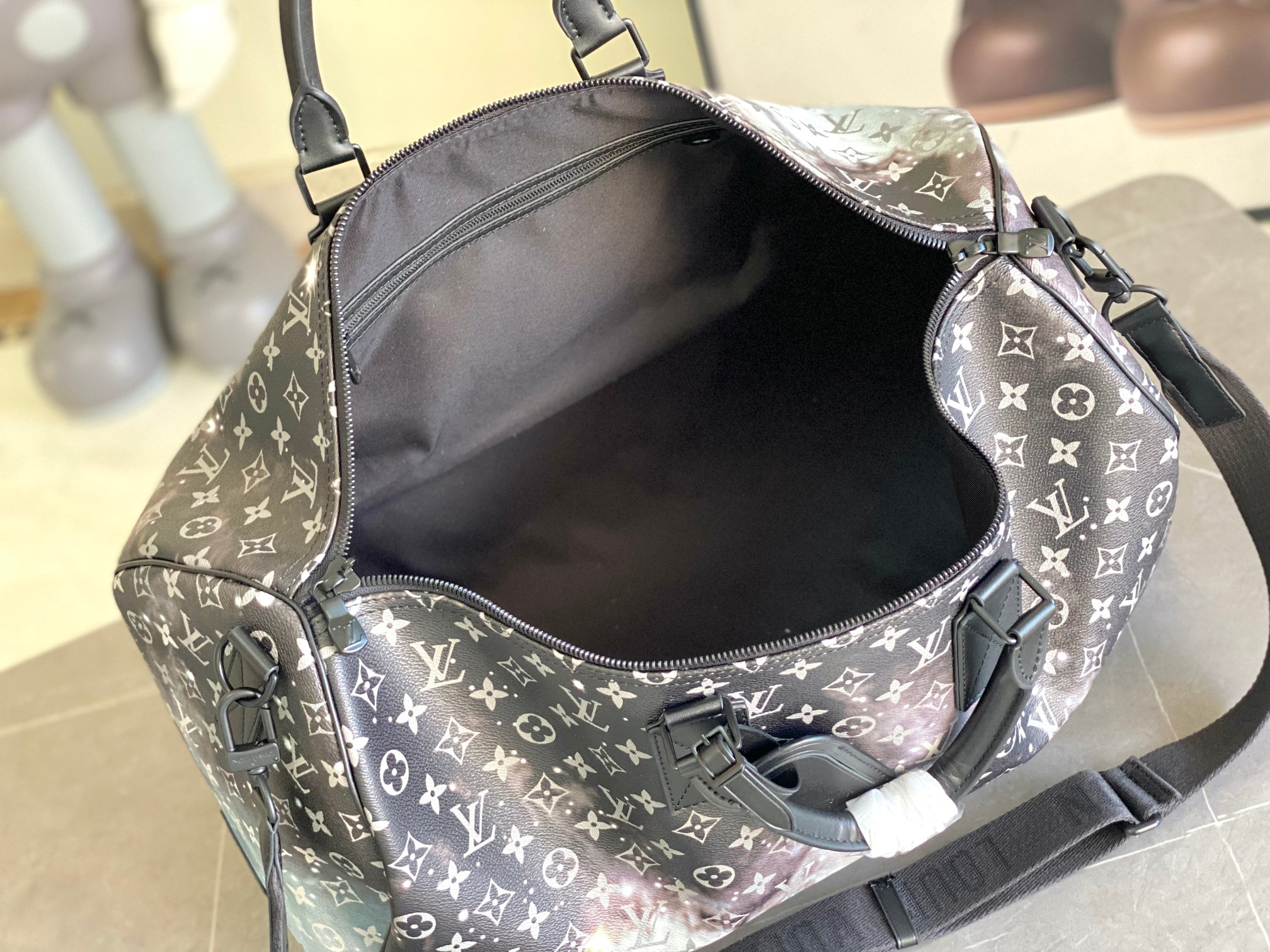 Louis Vuitton Keepall Bandoulière 50 Monogram Galaxy Travel Bag - Image 9