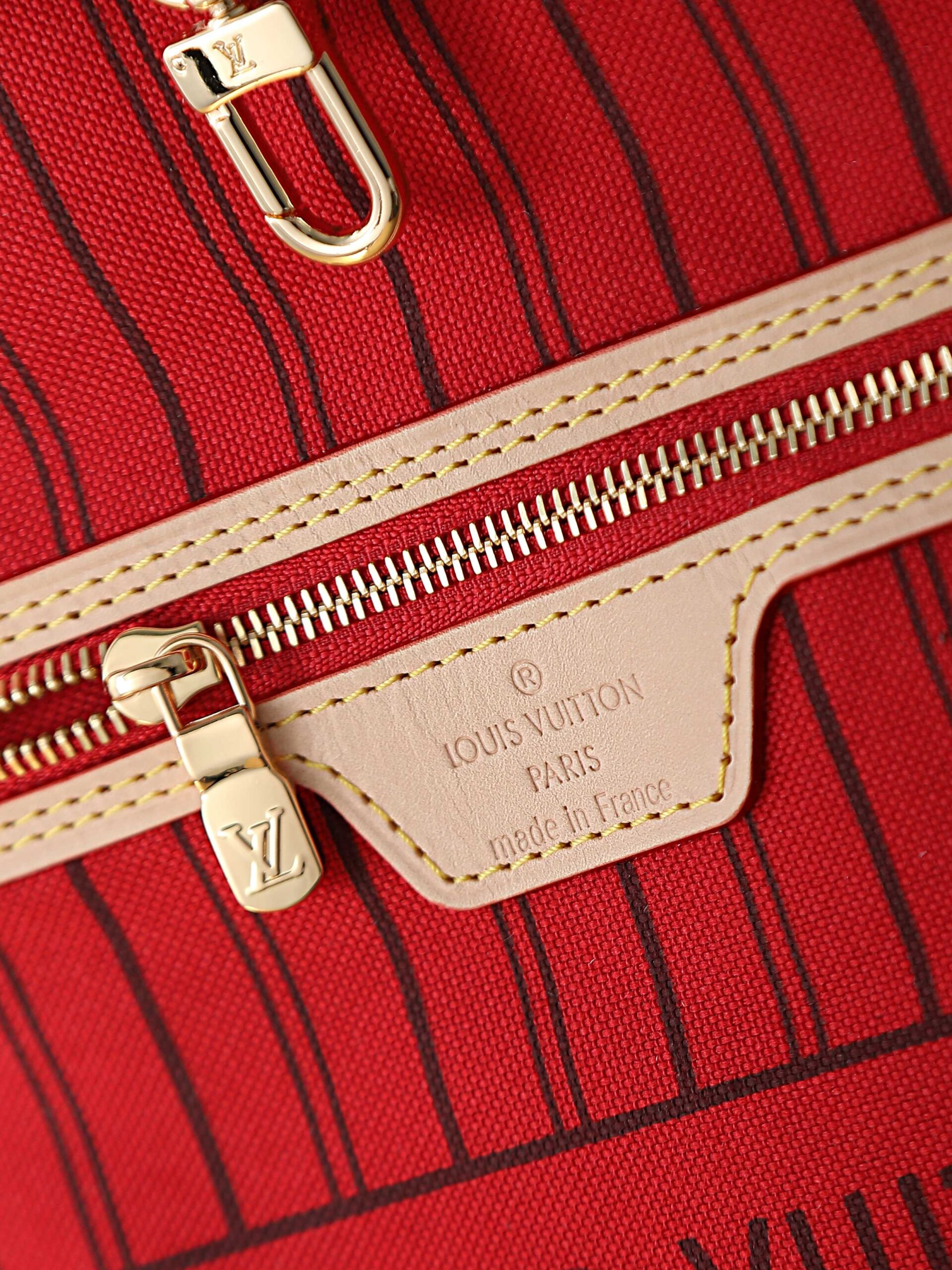 Louis Vuitton Neverfull Bandoulière Inside Out Medium Tote Bag - Image 9