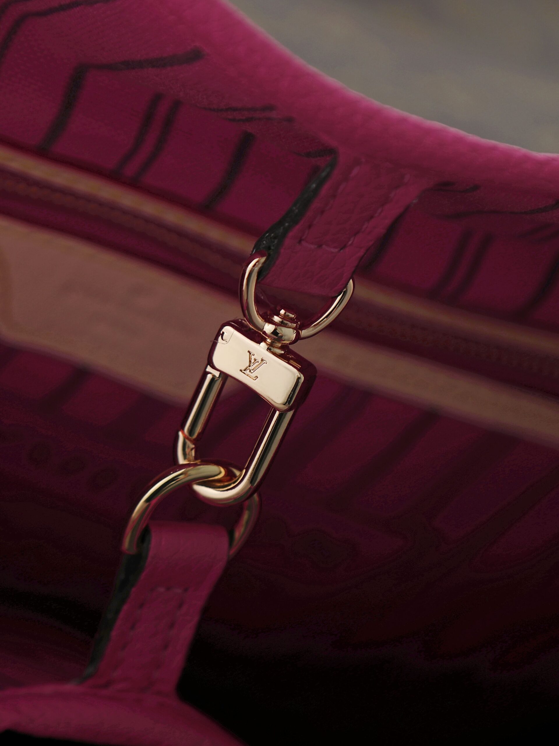 Louis Vuitton Neverfull Bandoulière Inside Out Medium Tote Bag - Image 9