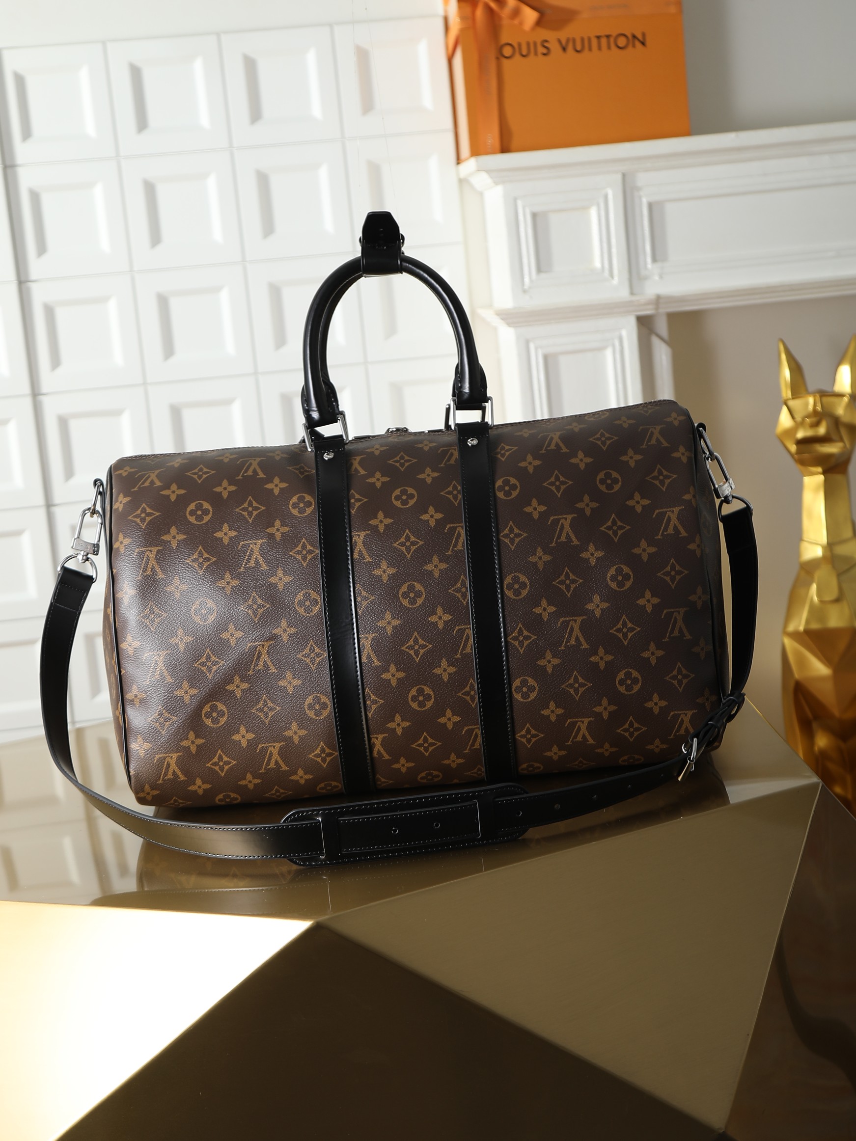 Louis Vuitton Keepall 45 Monogram Canvas Travel Bag - Image 9