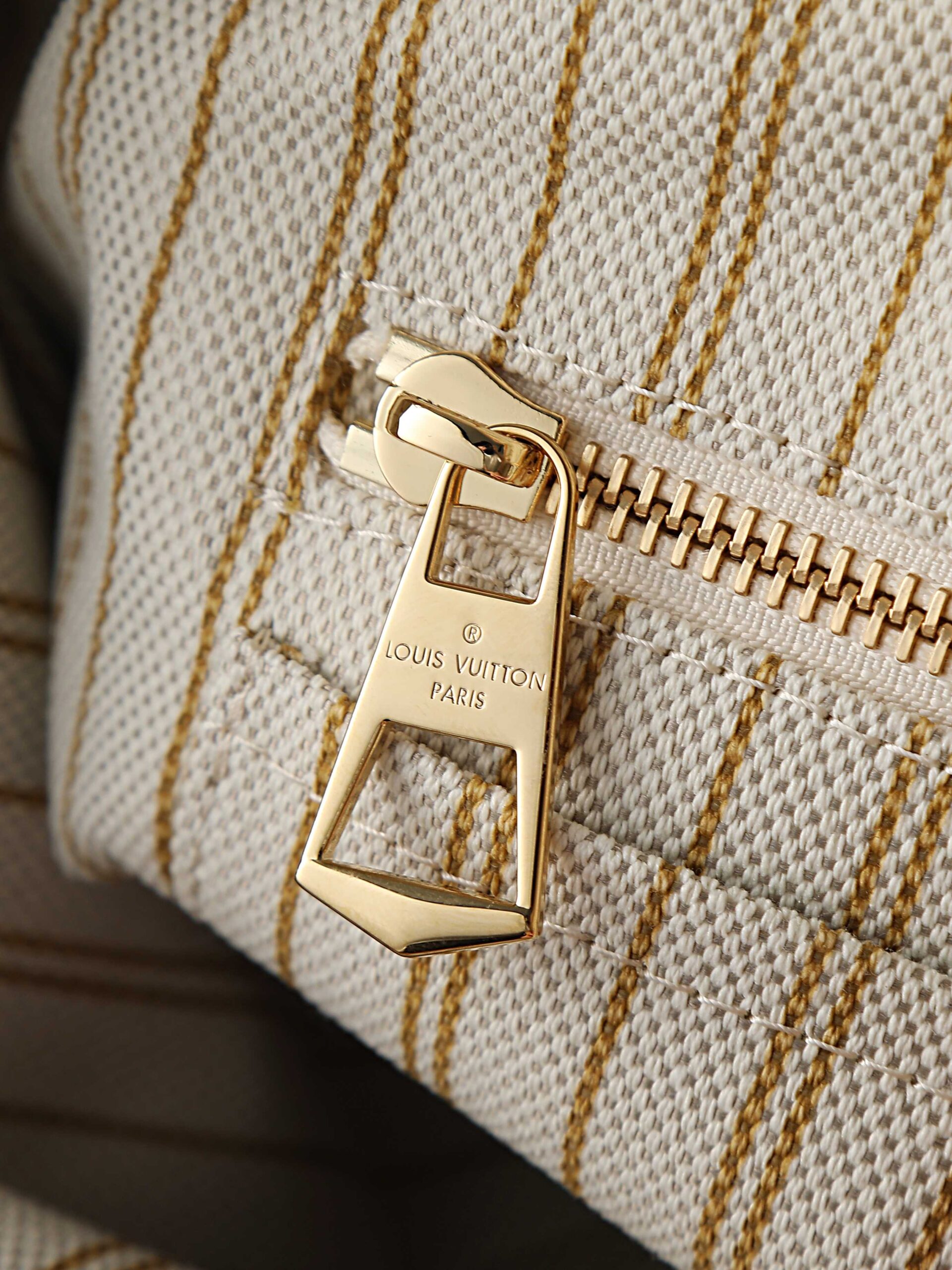 Louis Vuitton Carryall Small Handbag in Monogram Origine Bleu Courrier Canvas - Image 9