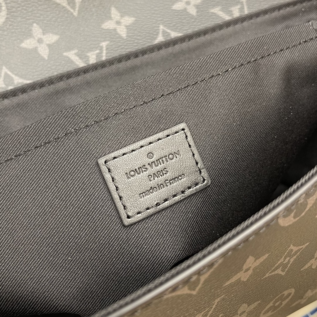 Louis Vuitton Steamer Messenger Bag - Image 9