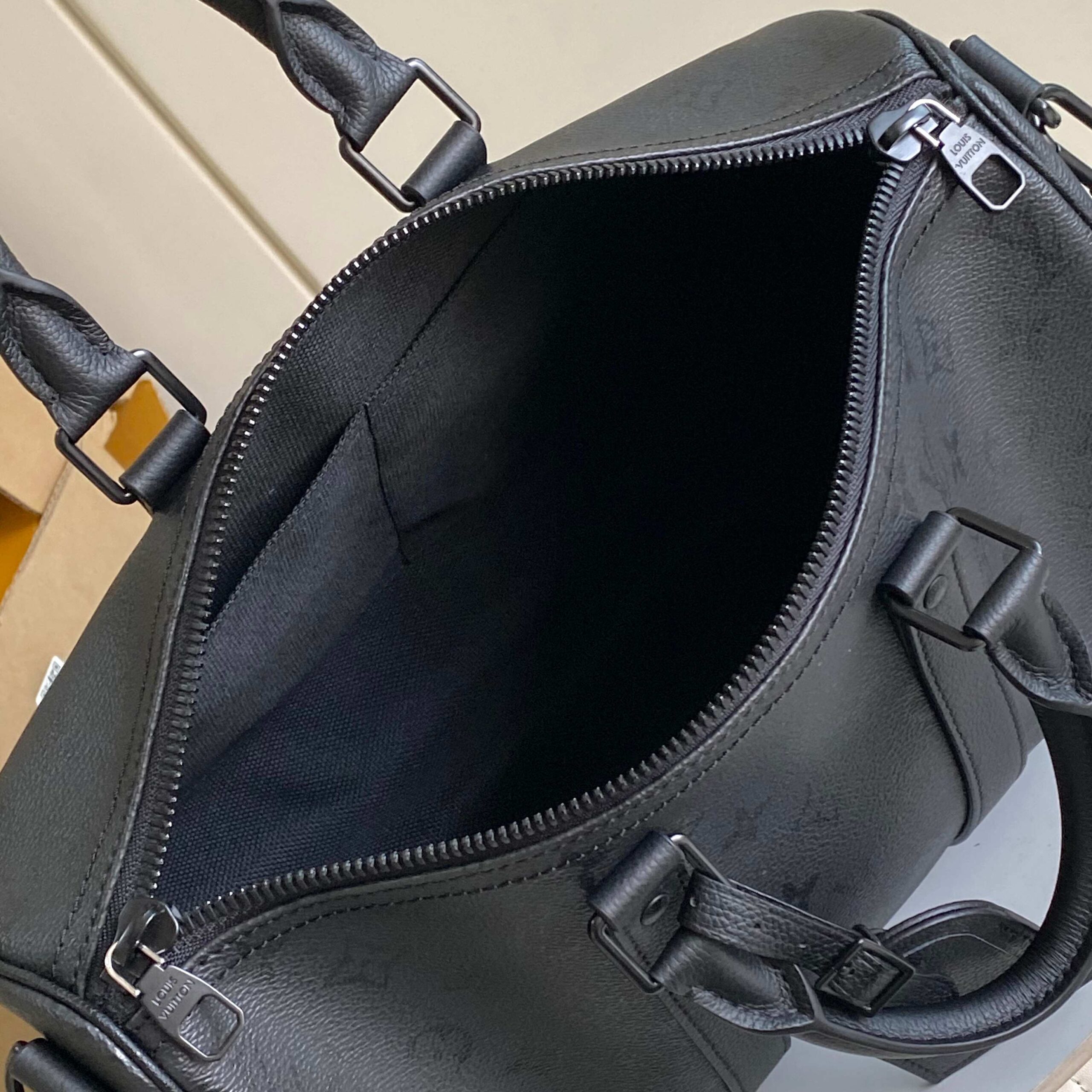 Louis Vuitton Keepall Bandoulière 35 Travel Bag - Image 9