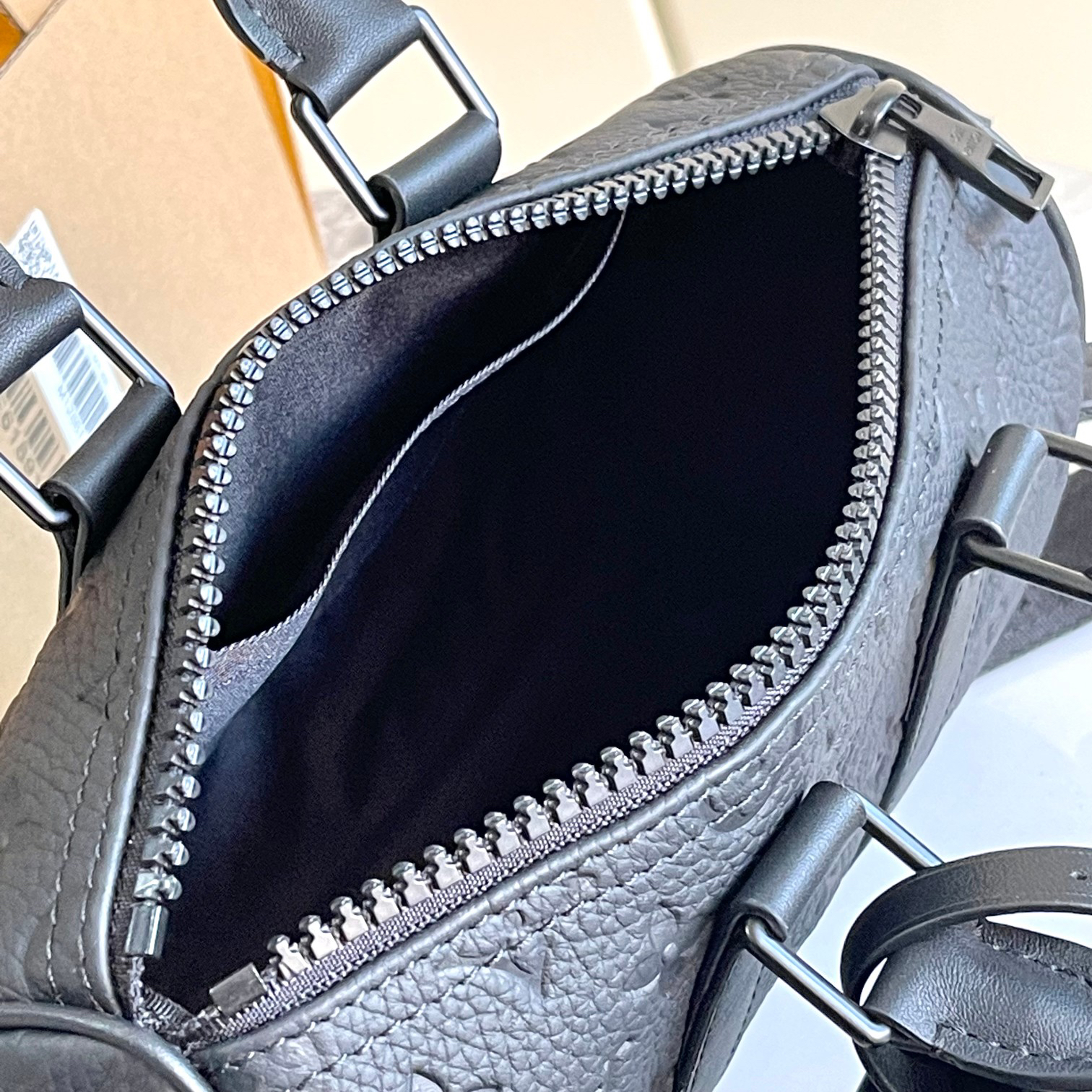 Louis Vuitton Aerogram Keepall XS Leather Bag - Image 9