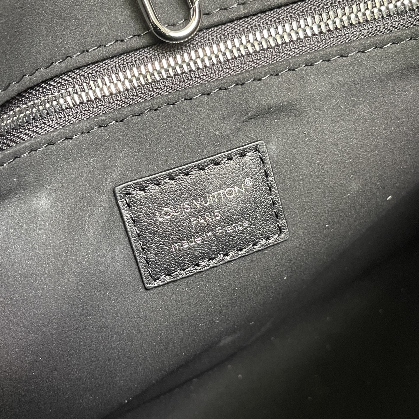 Louis Vuitton OnTheGo PM Monogram Bold Handbag M14576 - Image 9