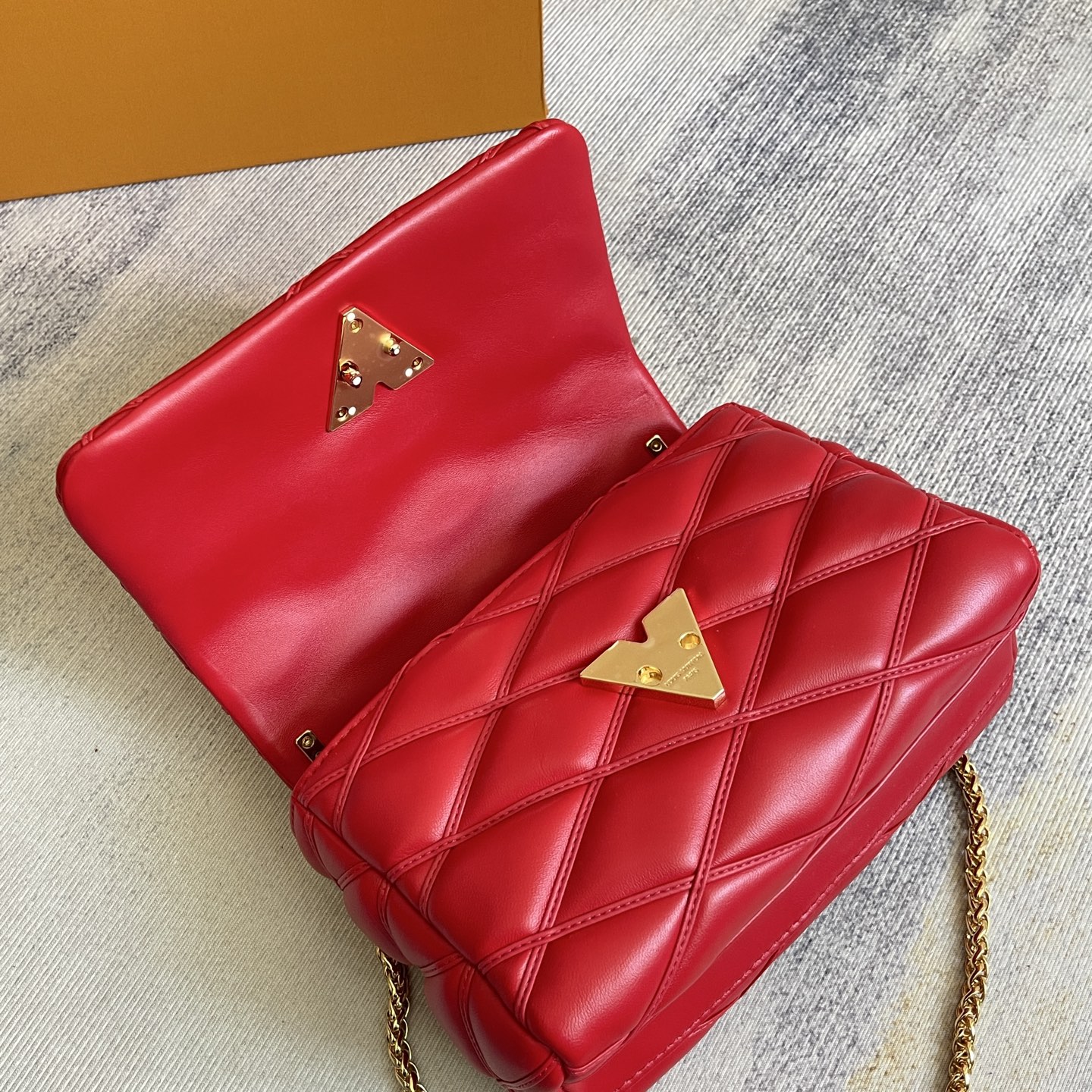 Louis Vuitton GO-14 Medium Handbag - Image 9
