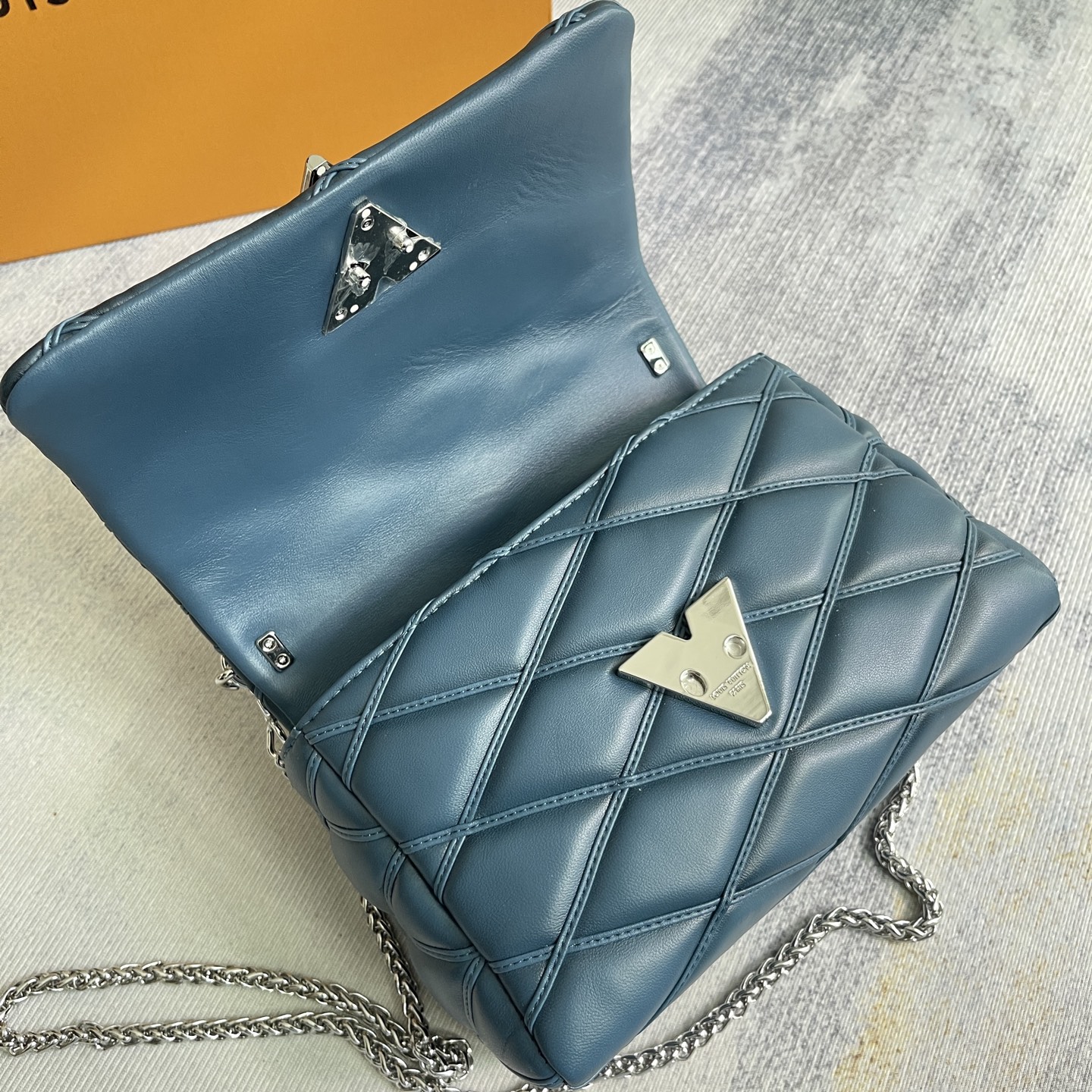 Louis Vuitton GO-14 Medium Handbag - Image 9