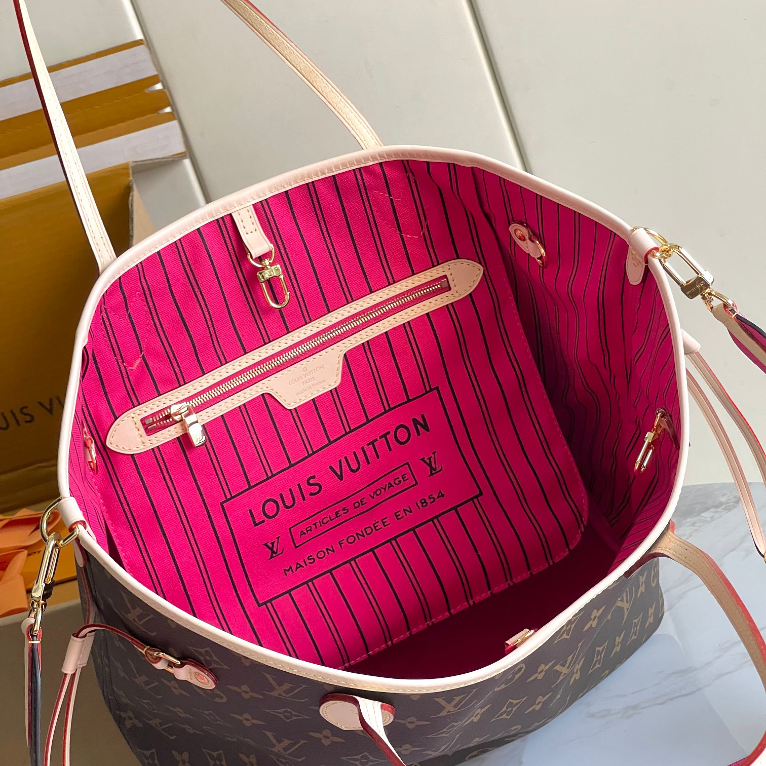 Louis Vuitton Neverfull MM Tote Bag in Damier Azur Canvas - Image 9