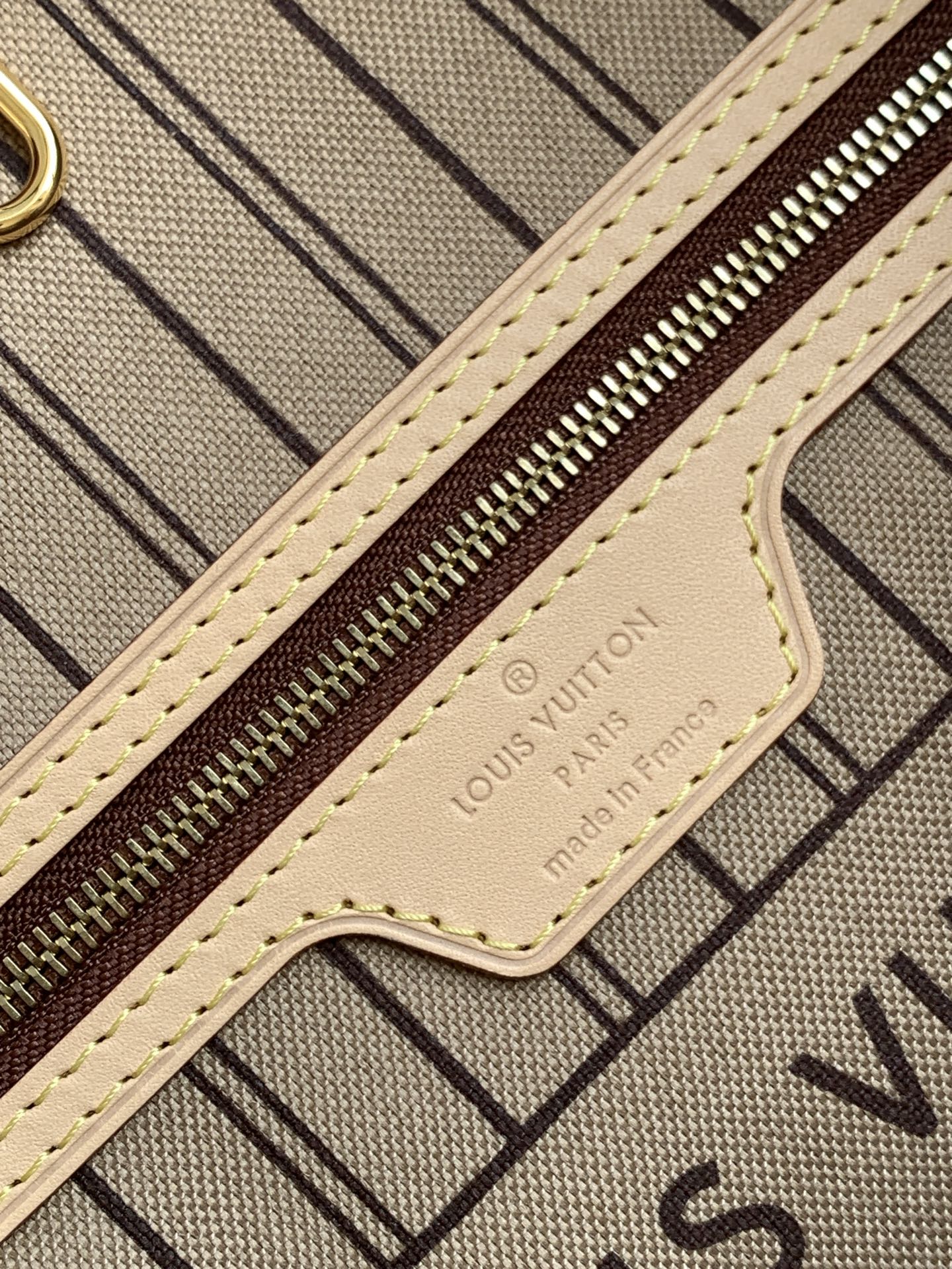 Louis Vuitton Neverfull Small Tote Bag in Damier Ebene Canvas - Image 9